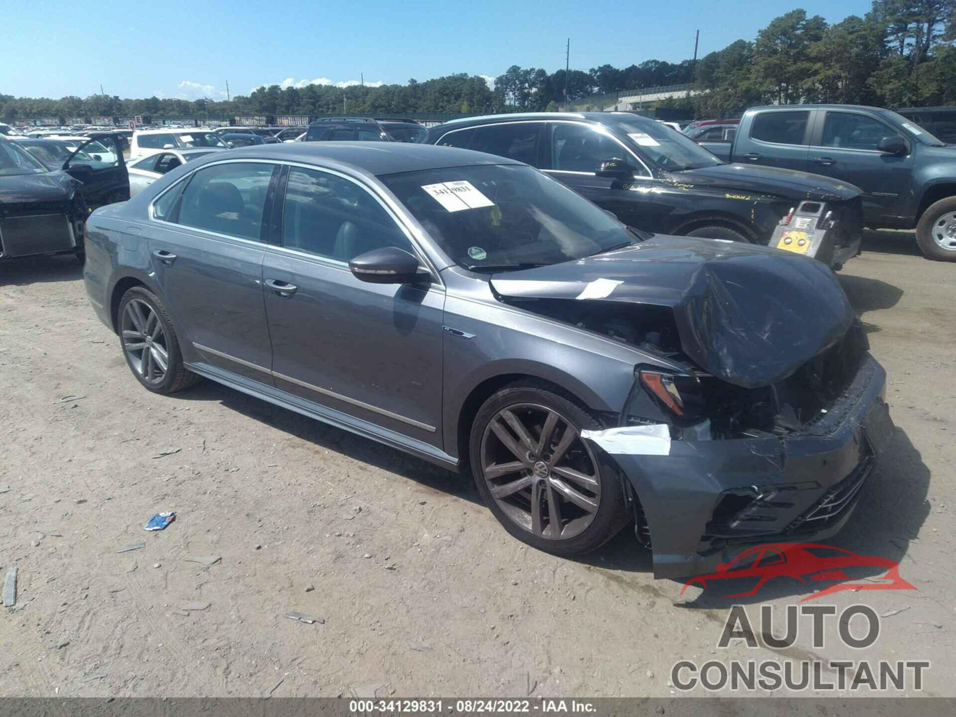 VOLKSWAGEN PASSAT 2017 - 1VWDT7A31HC076392