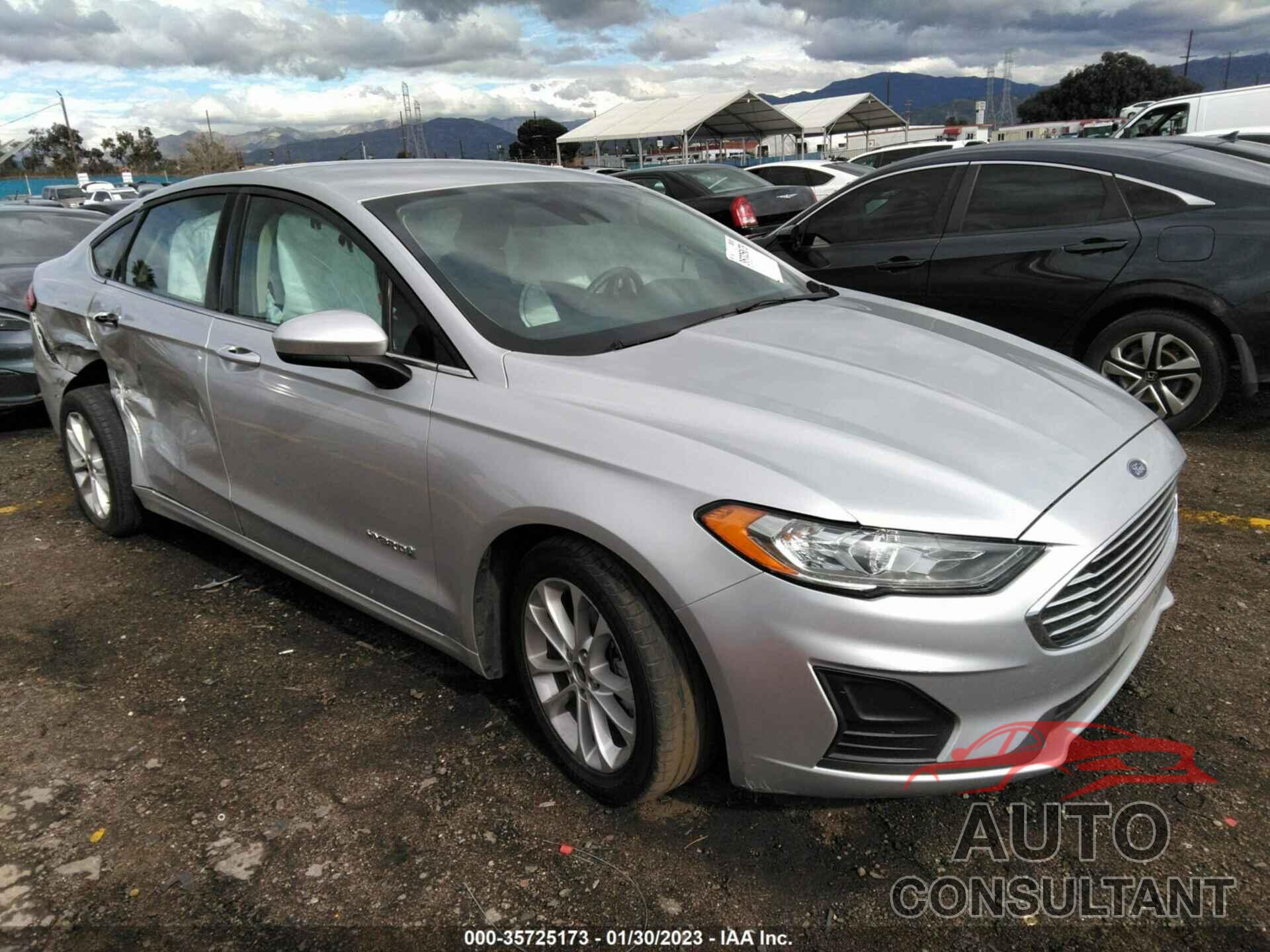 FORD FUSION HYBRID 2019 - 3FA6P0LU2KR261773