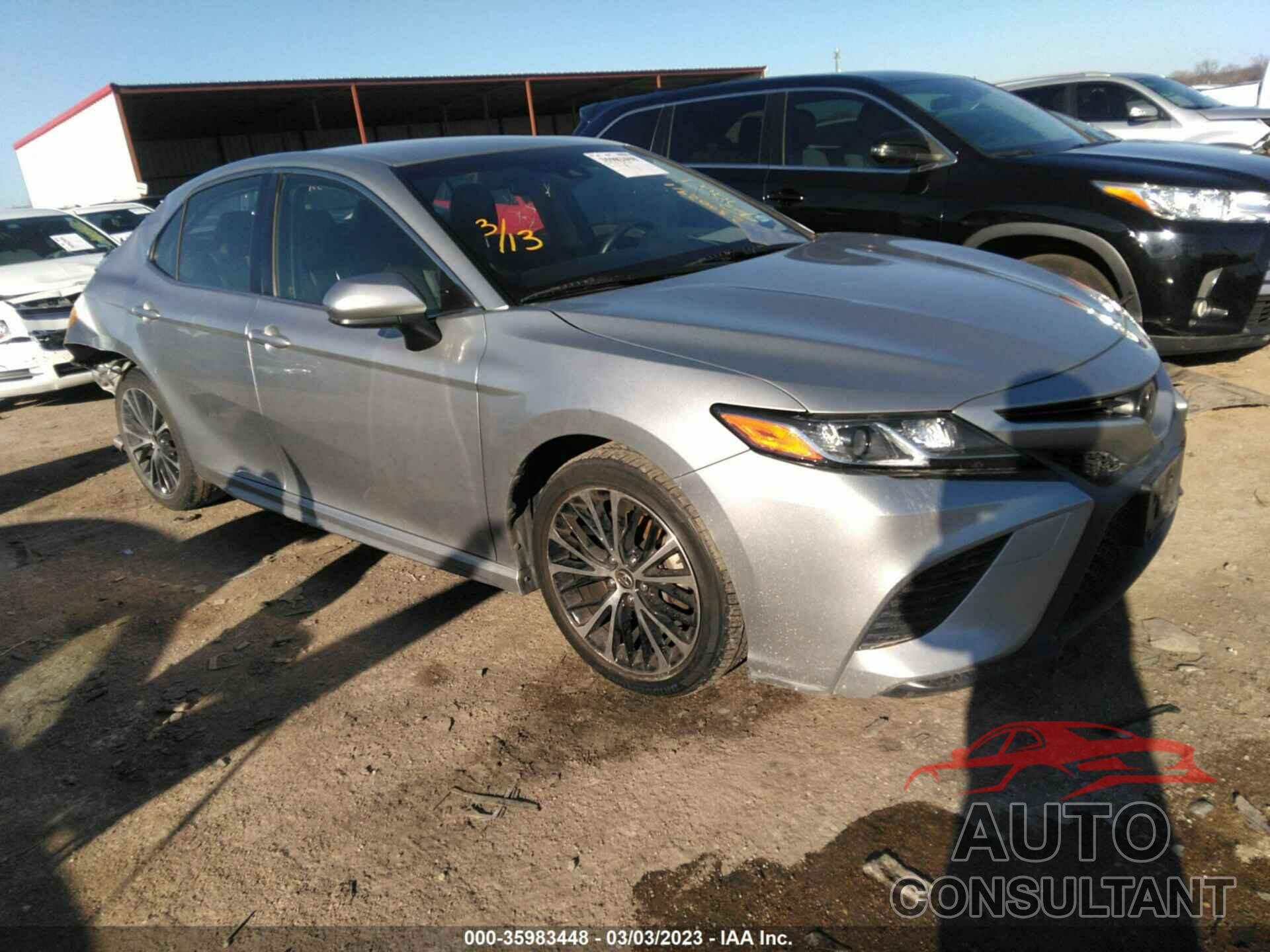 TOYOTA CAMRY 2018 - JTNB11HKXJ3032452