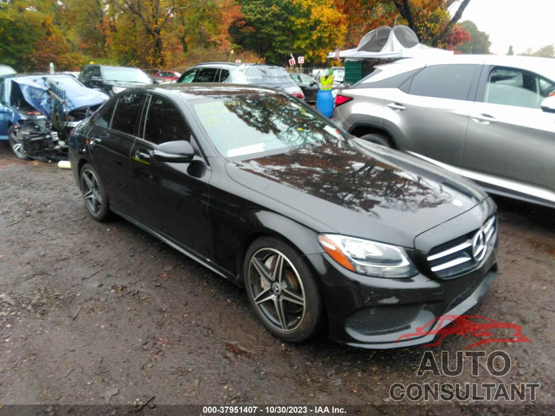 MERCEDES-BENZ C 300 2018 - 55SWF4JB2JU270820