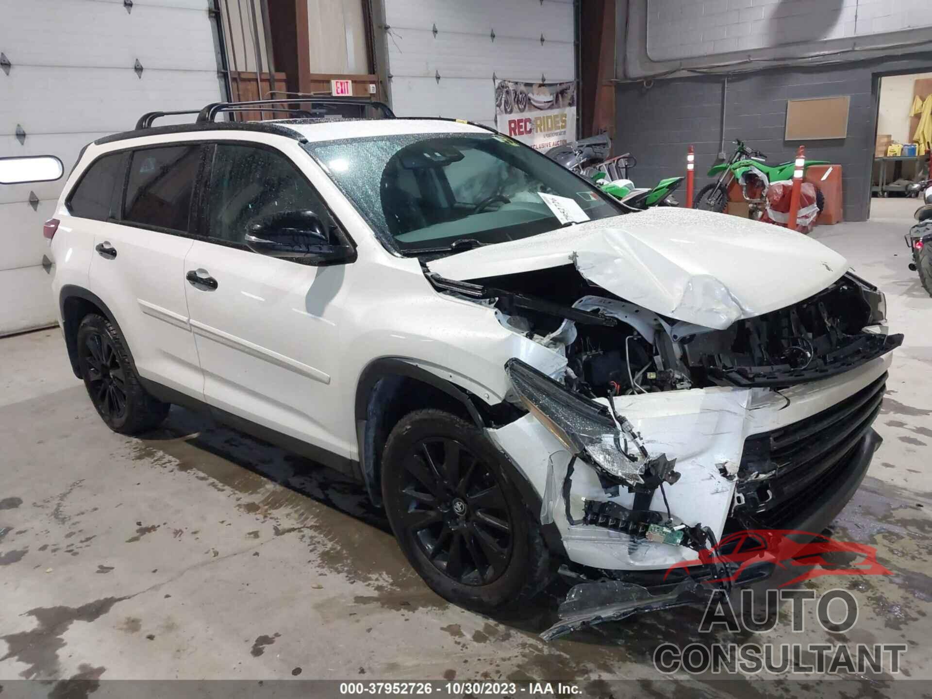 TOYOTA HIGHLANDER 2019 - 5TDJZRFH2KS965101