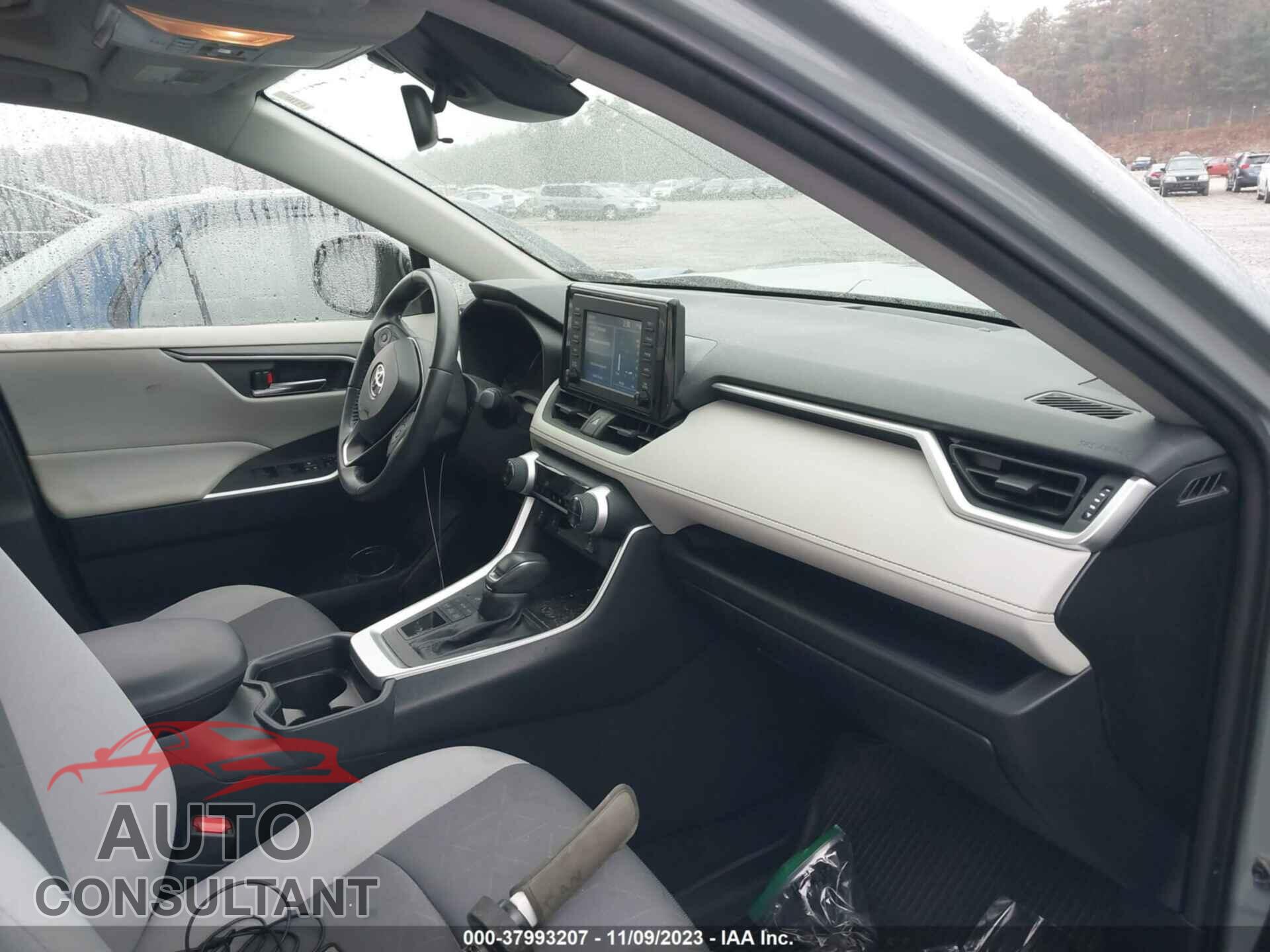 TOYOTA RAV4 2019 - JTMP1RFV8KD014792
