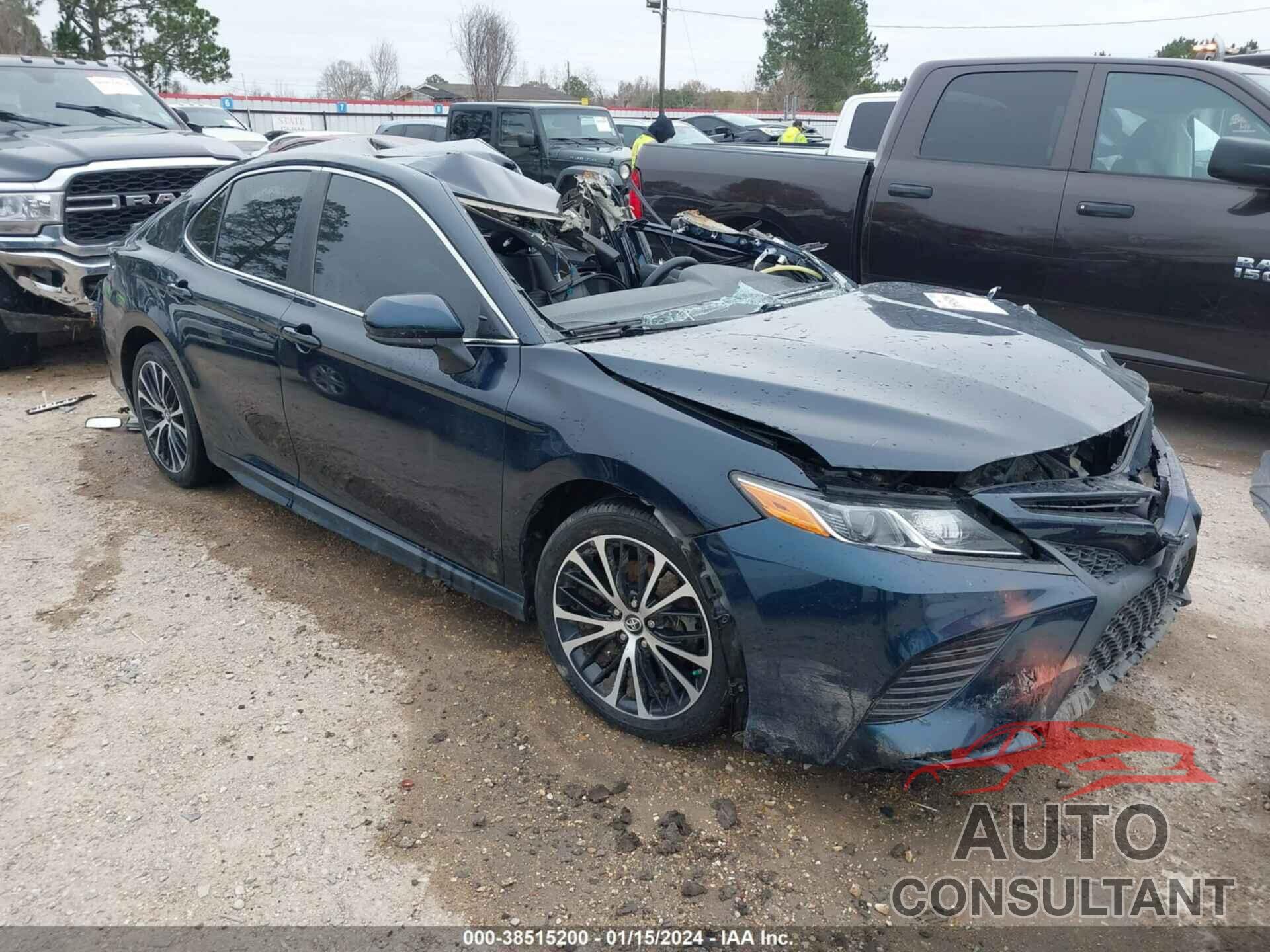 TOYOTA CAMRY 2018 - 4T1B11HK9JU563135