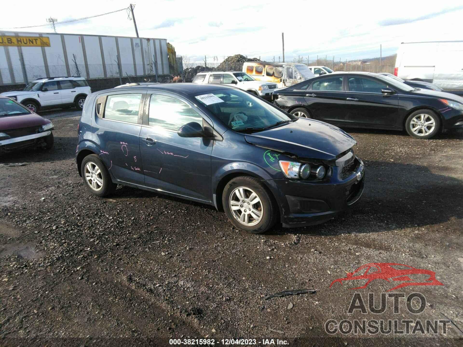 CHEVROLET SONIC 2016 - 1G1JC6SG2G4113159