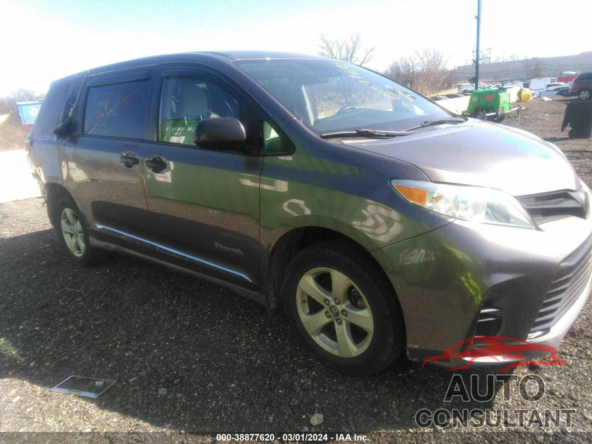 TOYOTA SIENNA 2019 - 5TDZZ3DC2KS982794