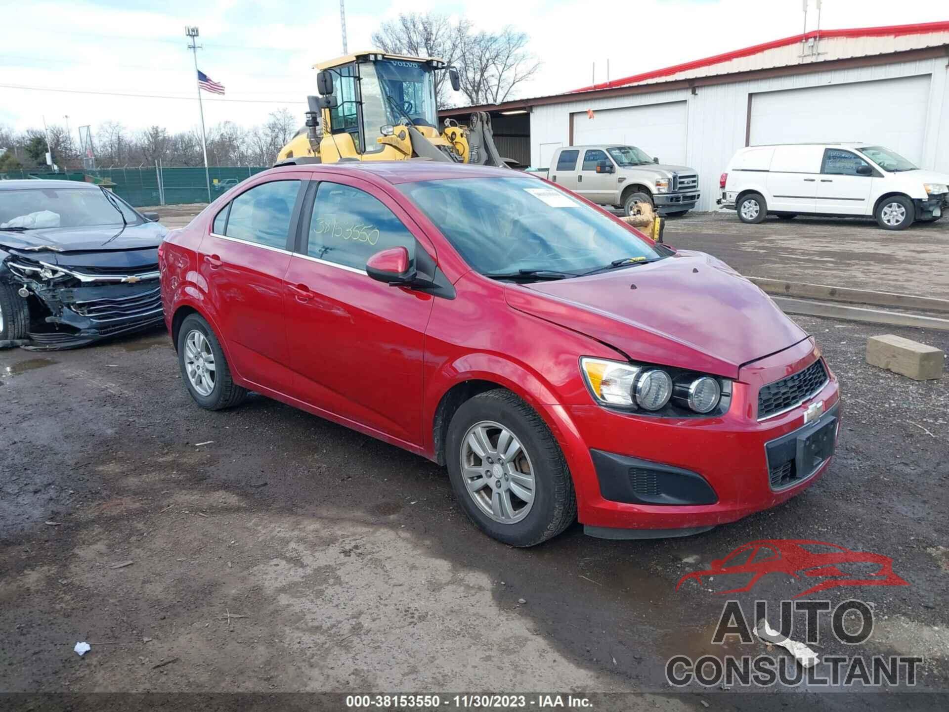 CHEVROLET SONIC 2015 - 1G1JC5SB1F4220409