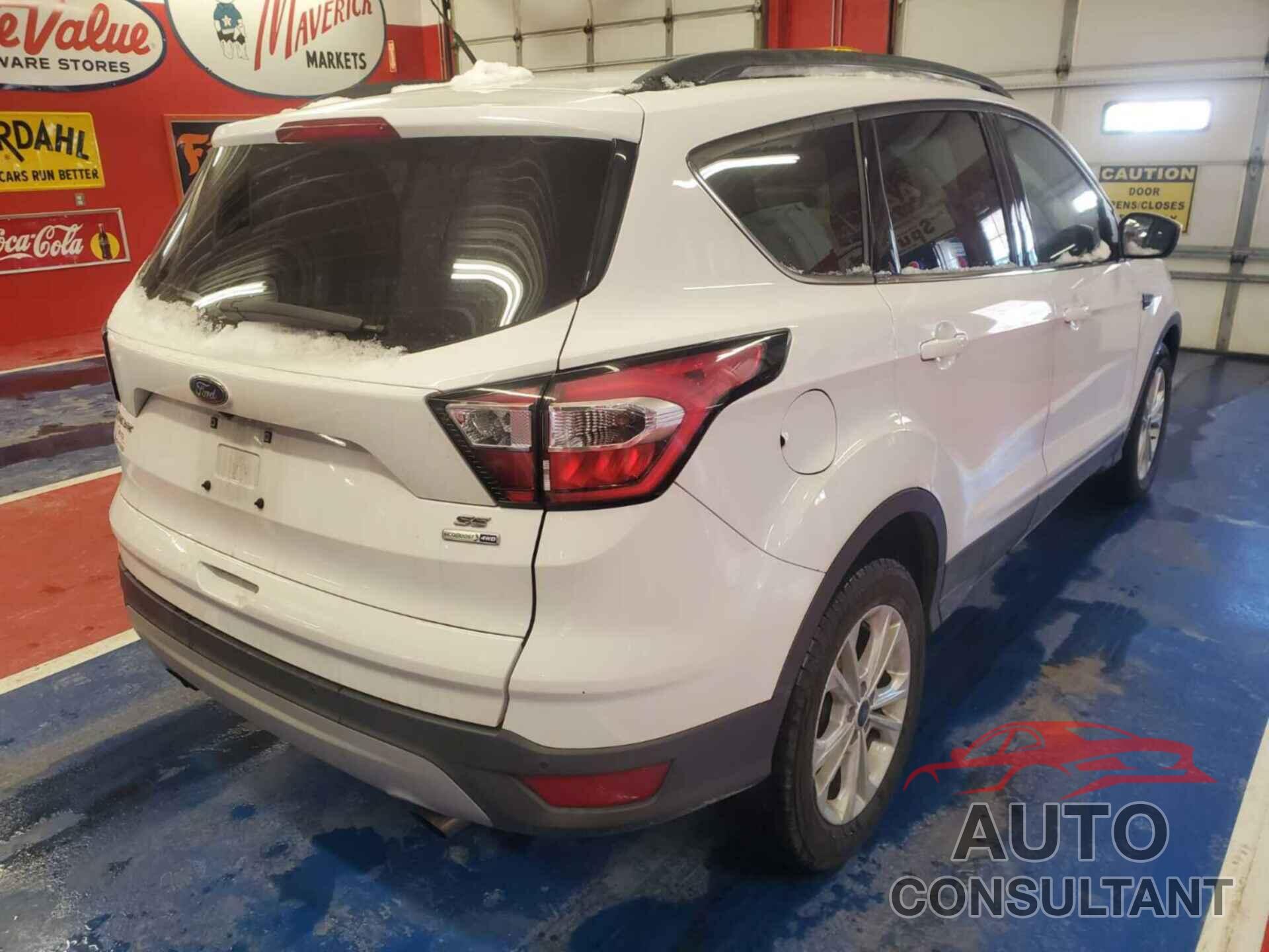 FORD ESCAPE 2017 - 1FMCU9GD8HUE76673