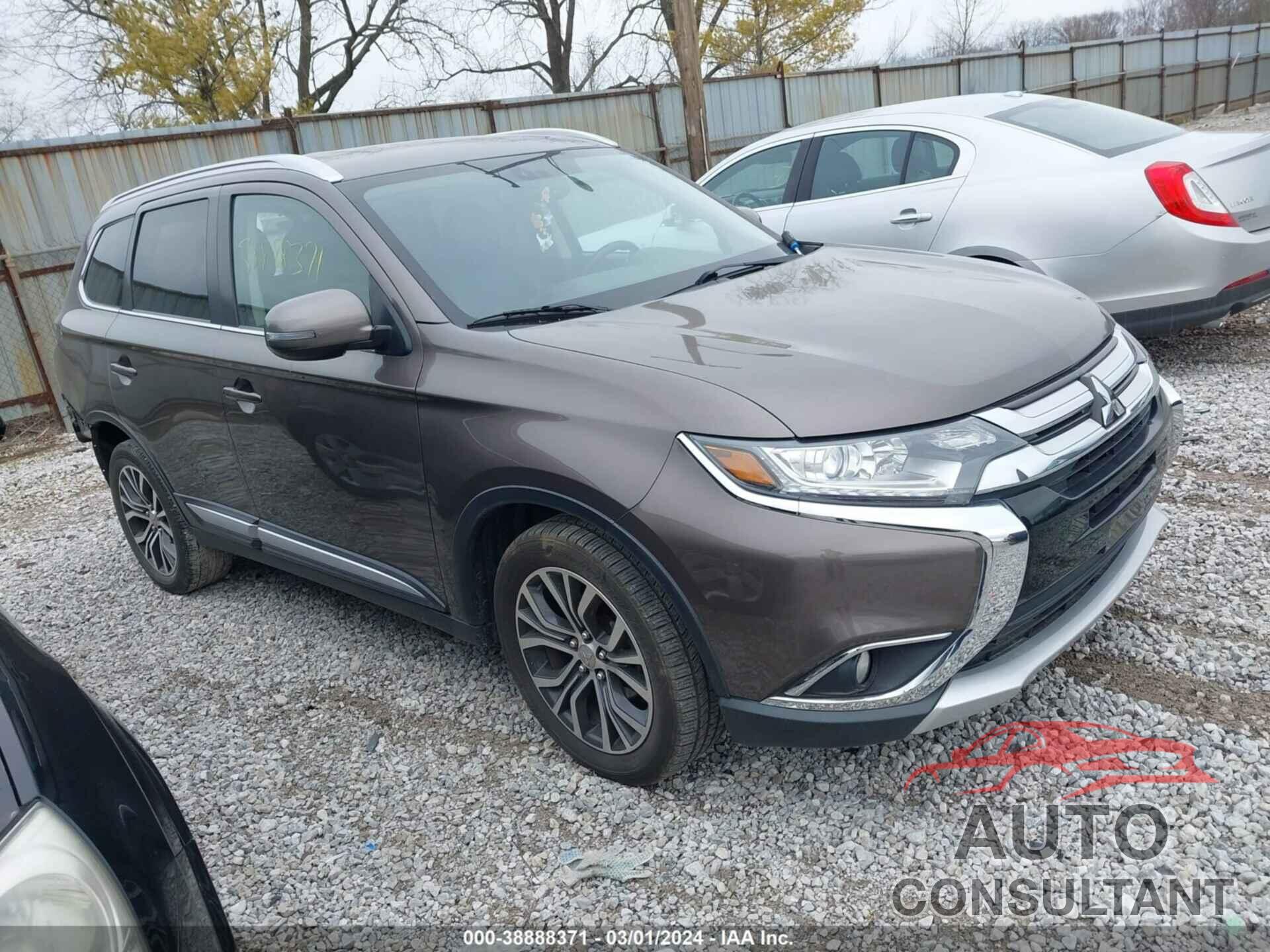 MITSUBISHI OUTLANDER 2018 - JA4AD3A38JZ000919