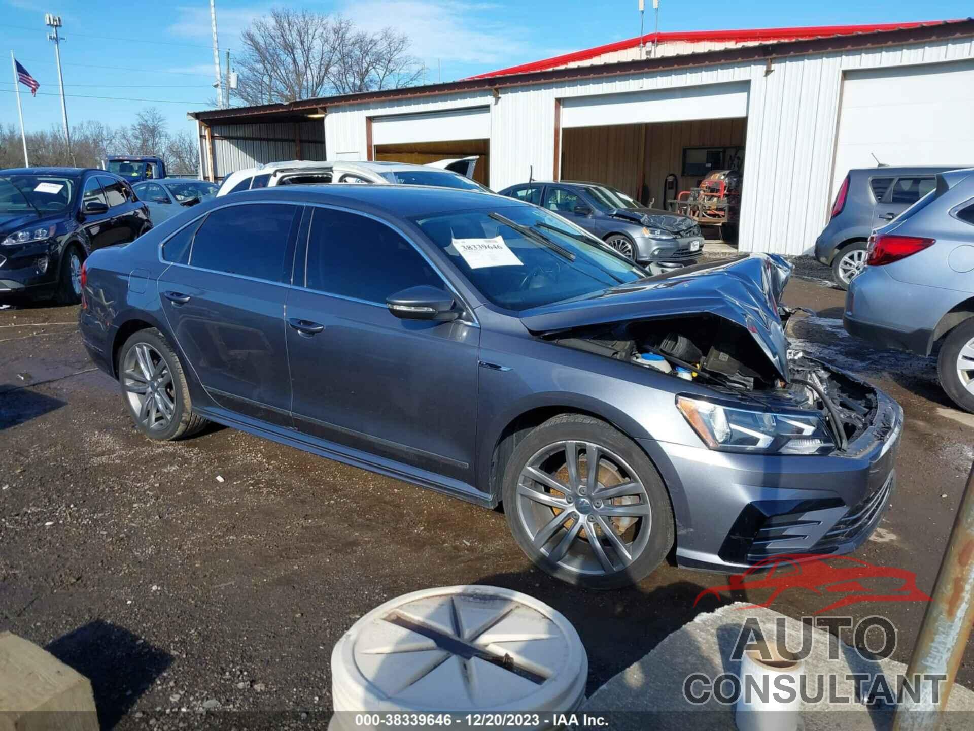 VOLKSWAGEN PASSAT 2017 - 1VWDT7A36HC039628