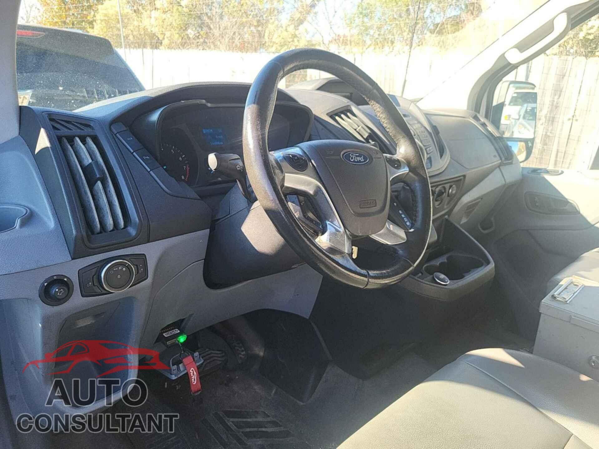 FORD TRANSIT 2017 - 1FTYR1YM4HKB02813