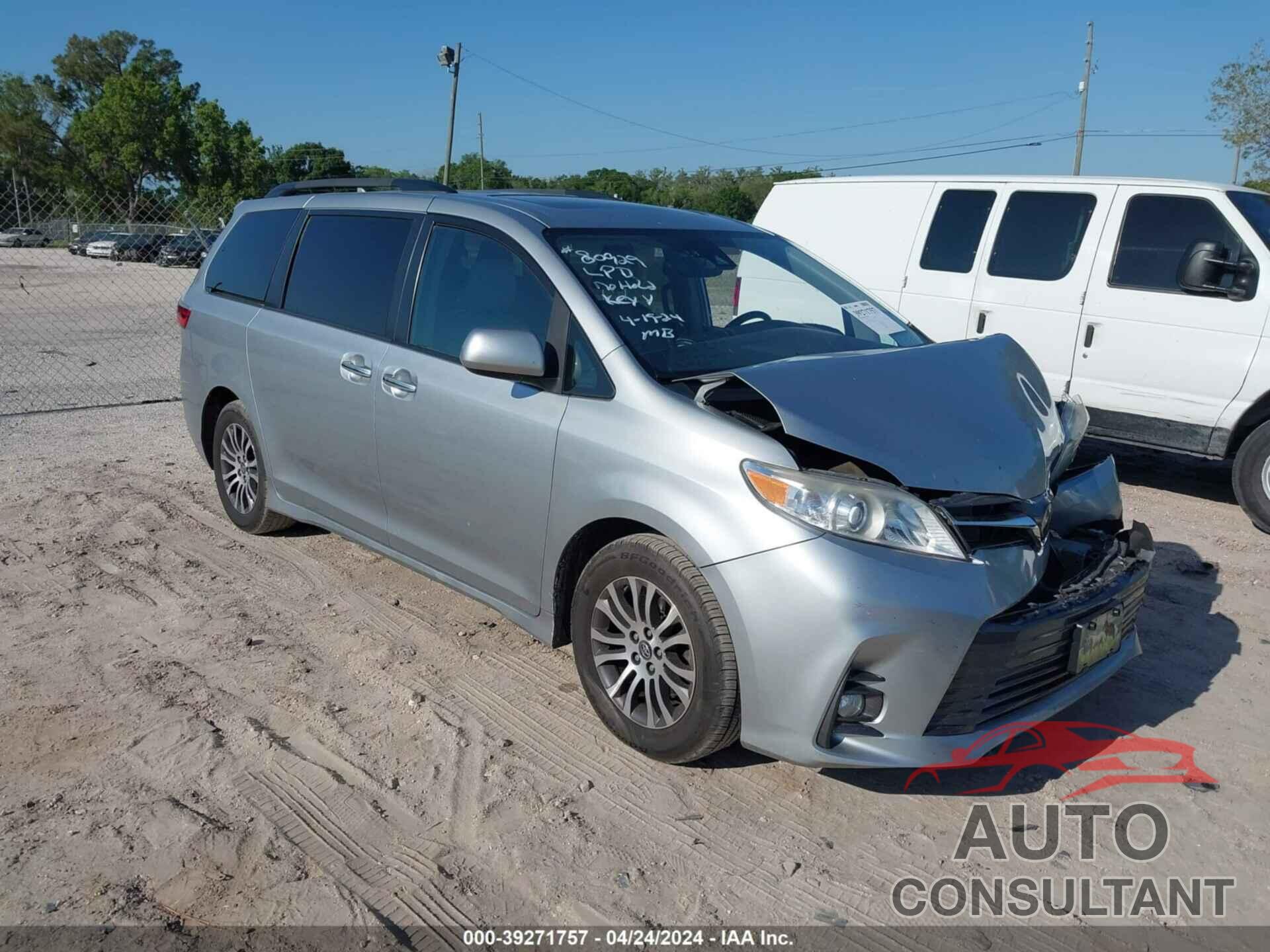 TOYOTA SIENNA 2019 - 5TDYZ3DC0KS999010