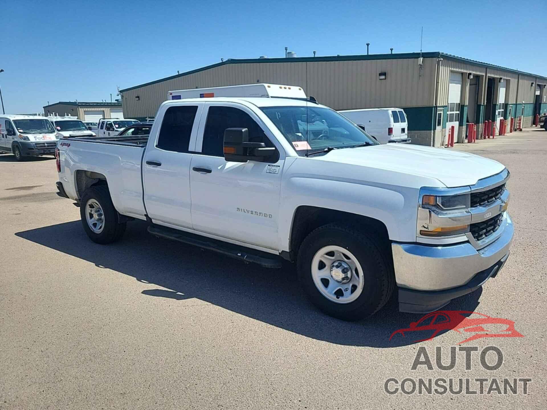 CHEVROLET SILVERADO 1500 2018 - 1GCVKNEC6JZ308304
