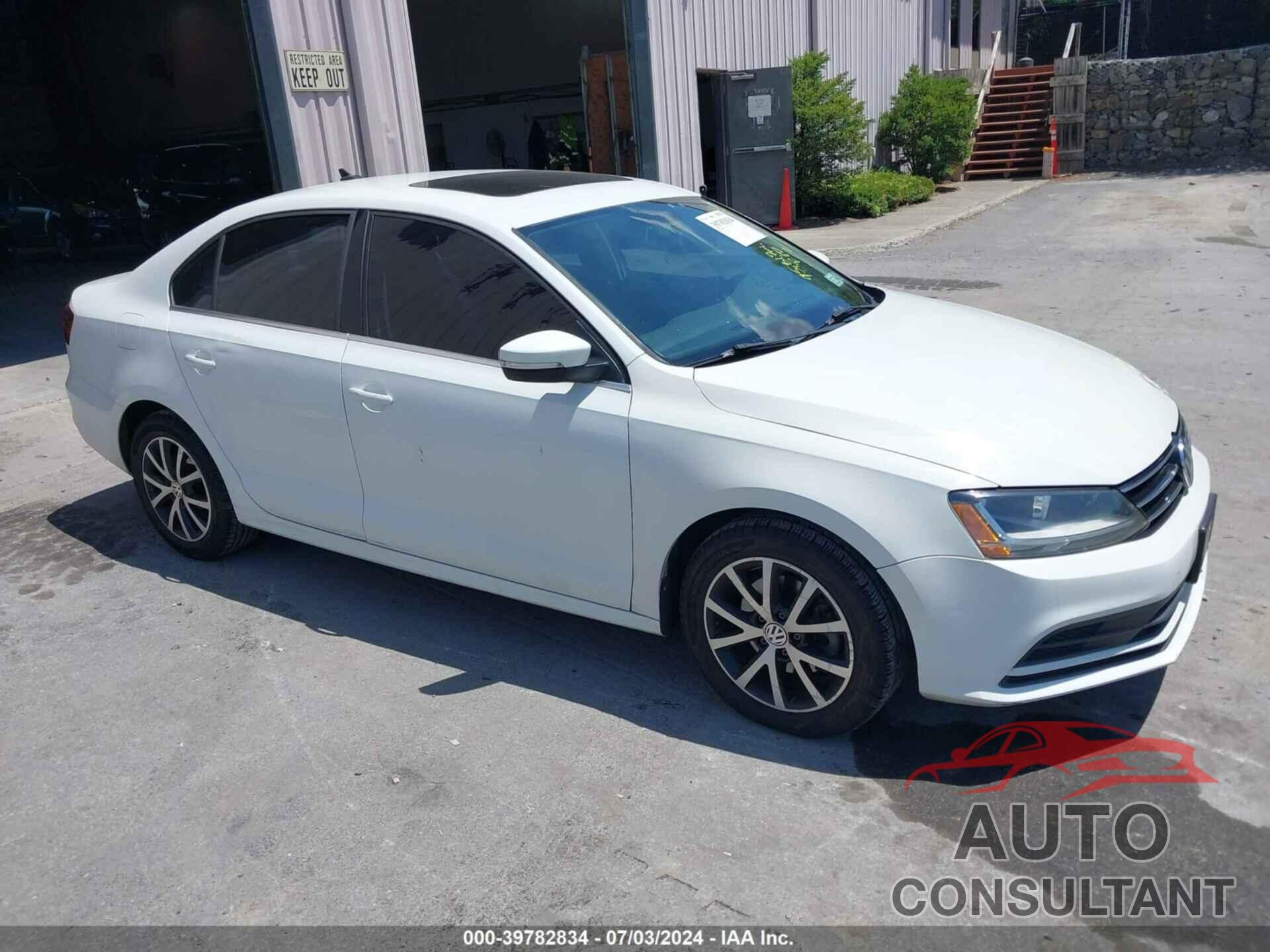 VOLKSWAGEN JETTA 2017 - 3VWDB7AJ1HM301751