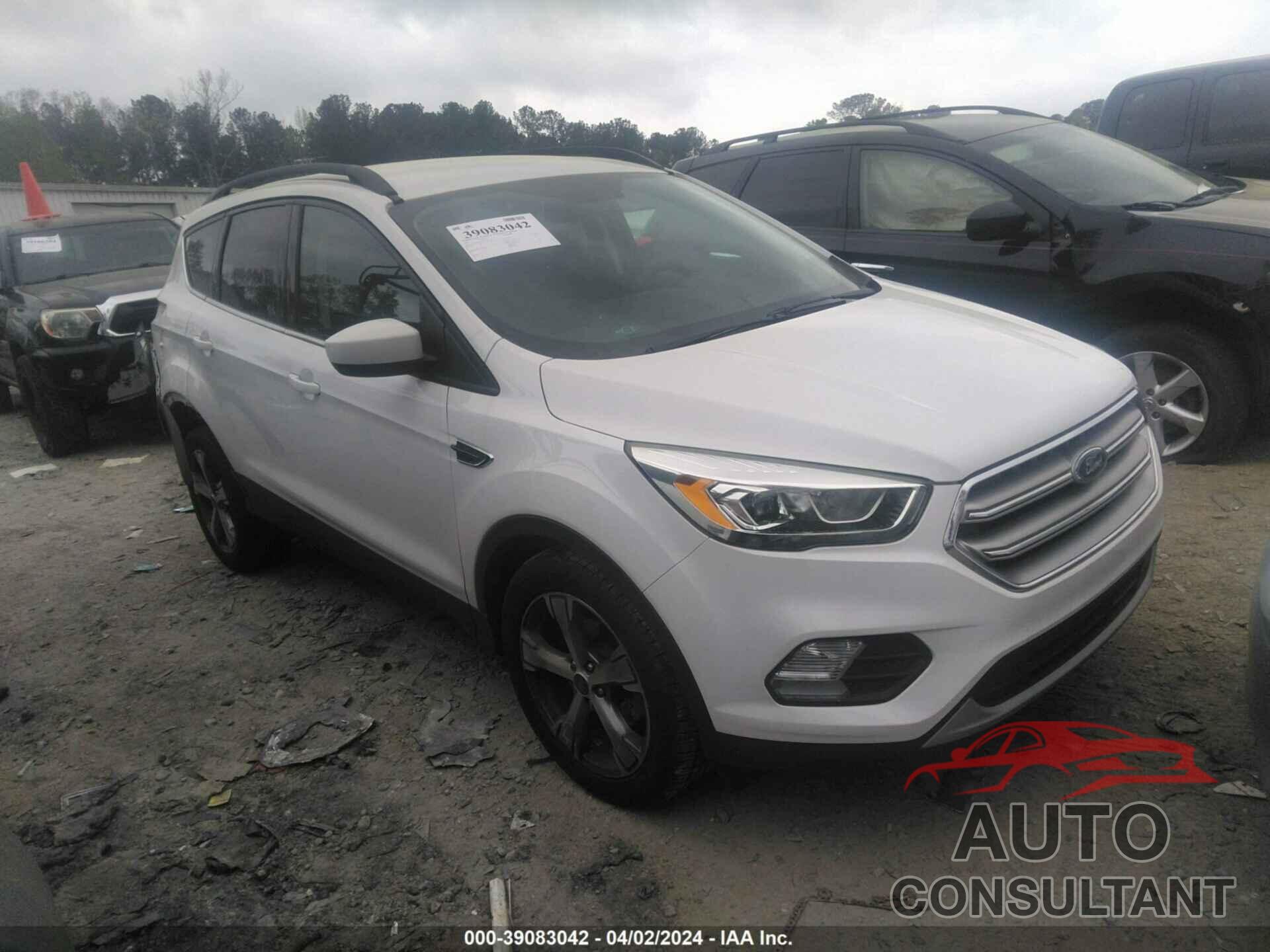 FORD ESCAPE 2017 - 1FMCU0GD8HUC18276