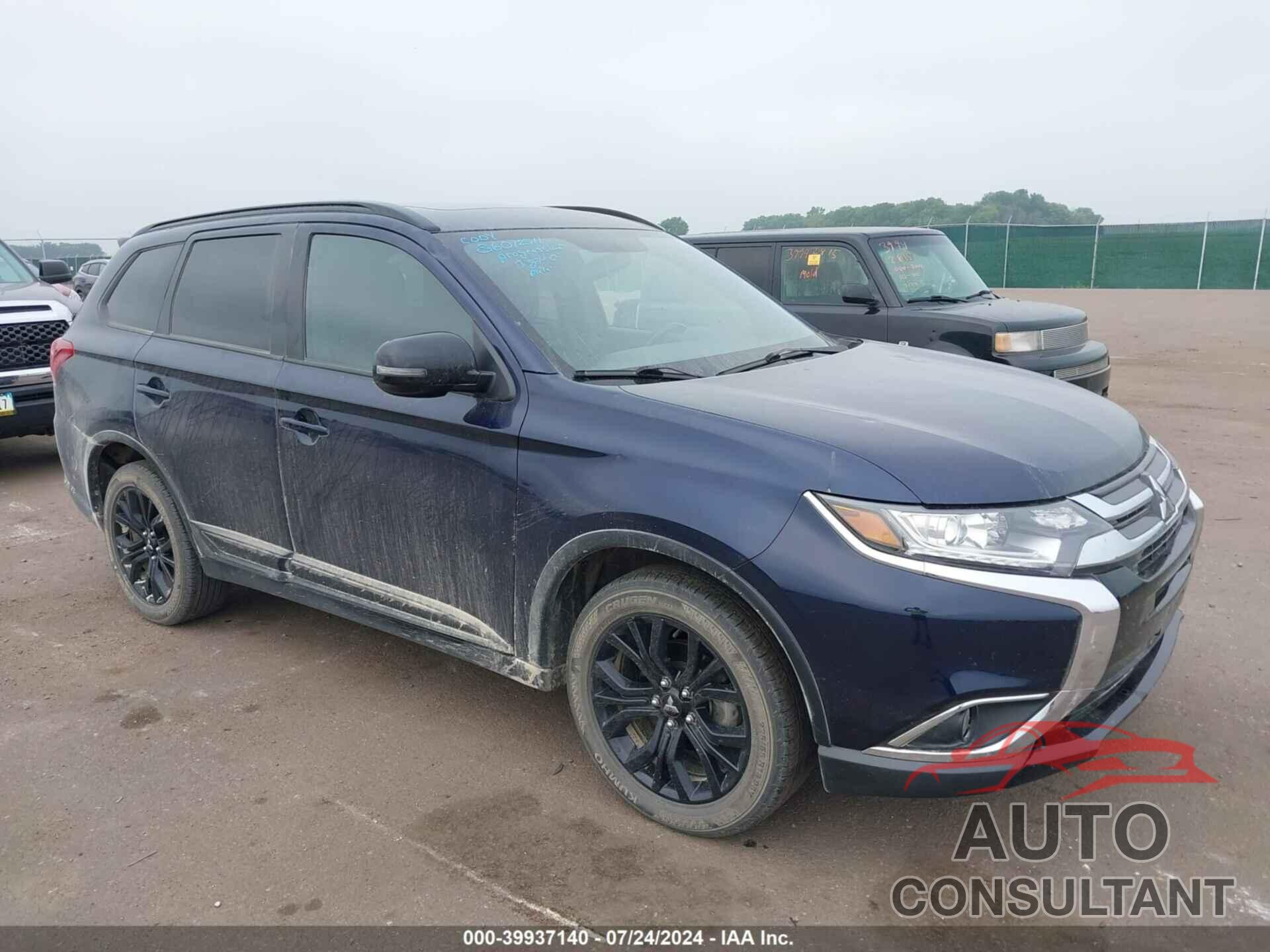 MITSUBISHI OUTLANDER 2018 - JA4AZ3A38JZ031332