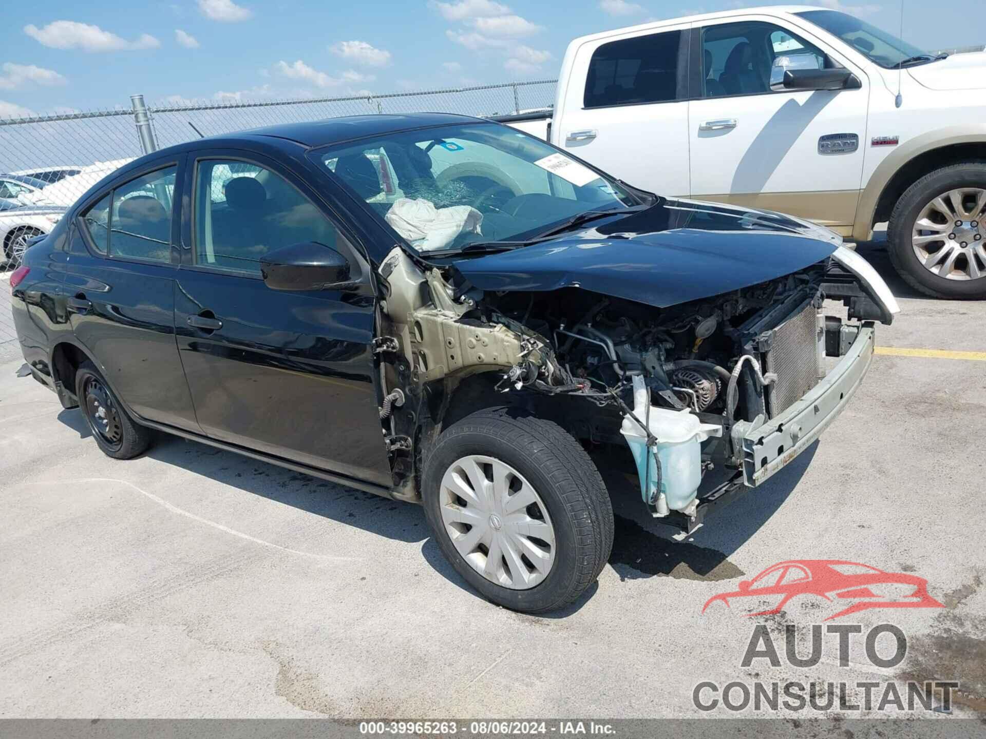 NISSAN VERSA 2018 - 3N1CN7AP8JL814651