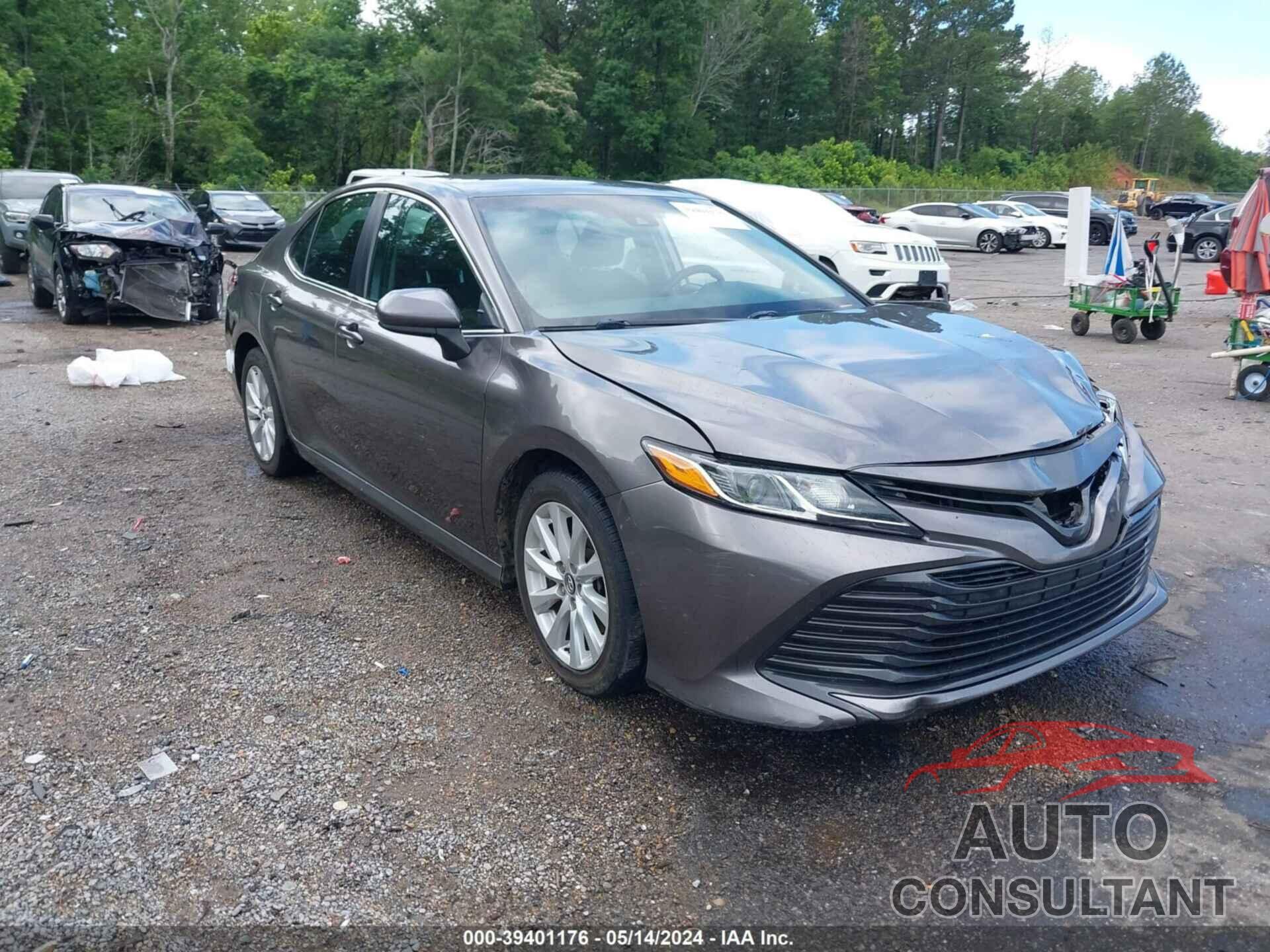 TOYOTA CAMRY 2018 - 4T1B11HK5JU074862