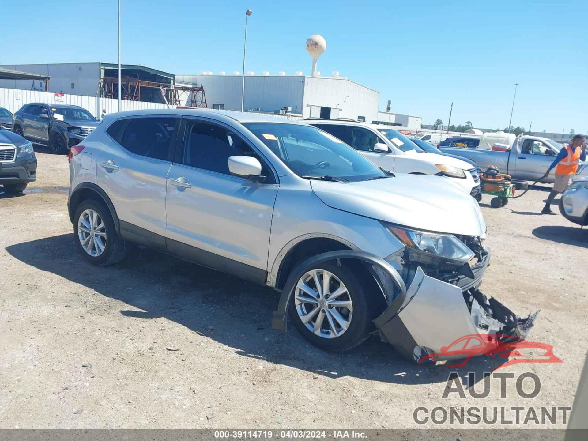 NISSAN ROGUE SPORT 2017 - JN1BJ1CP9HW010624