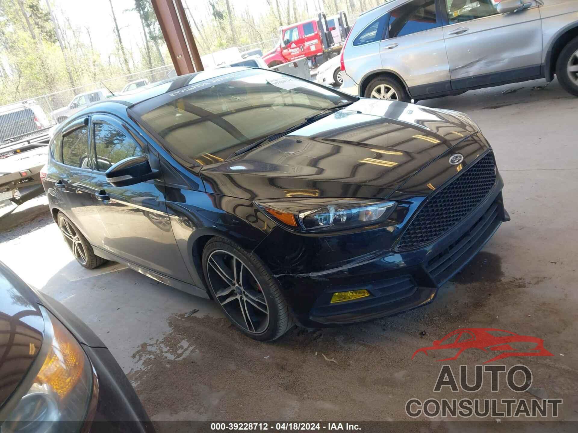 FORD FOCUS 2018 - 1FADP3L97JL283026