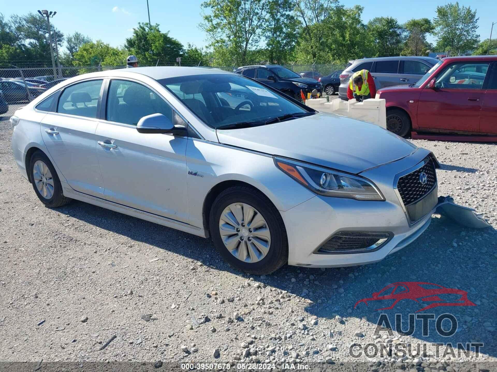 HYUNDAI SONATA HYBRID 2016 - KMHE24L14GA027553