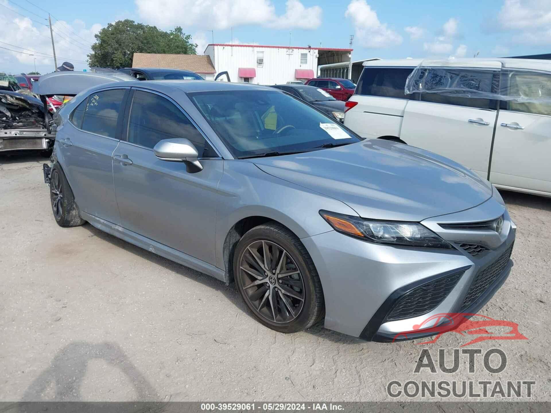 TOYOTA CAMRY 2022 - 4T1T11AK8NU680953