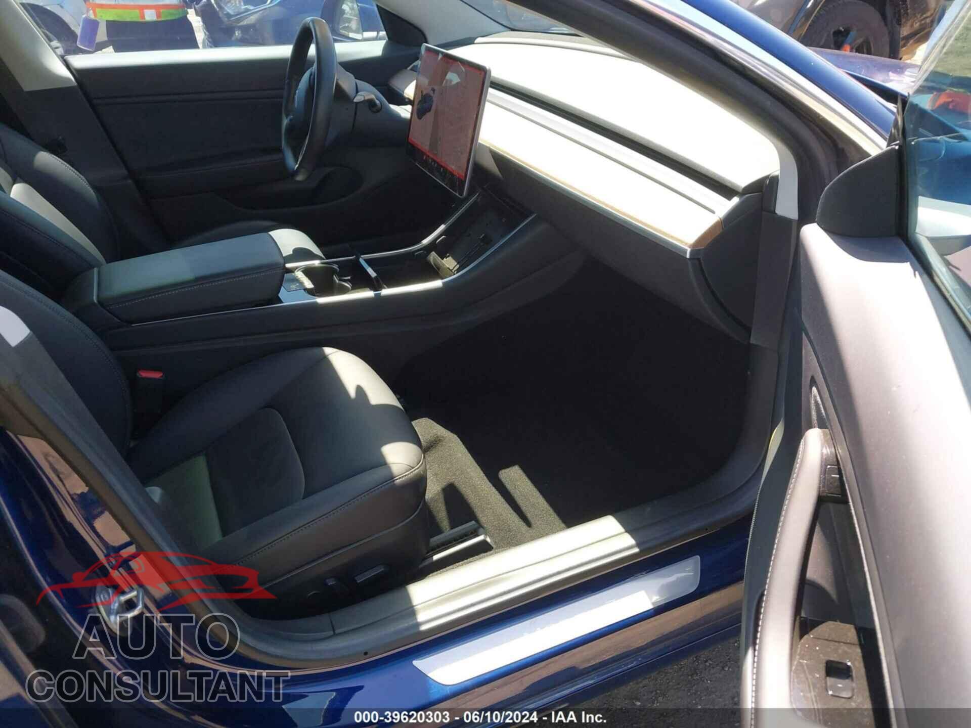 TESLA MODEL 3 2018 - 5YJ3E1EA2JF022526
