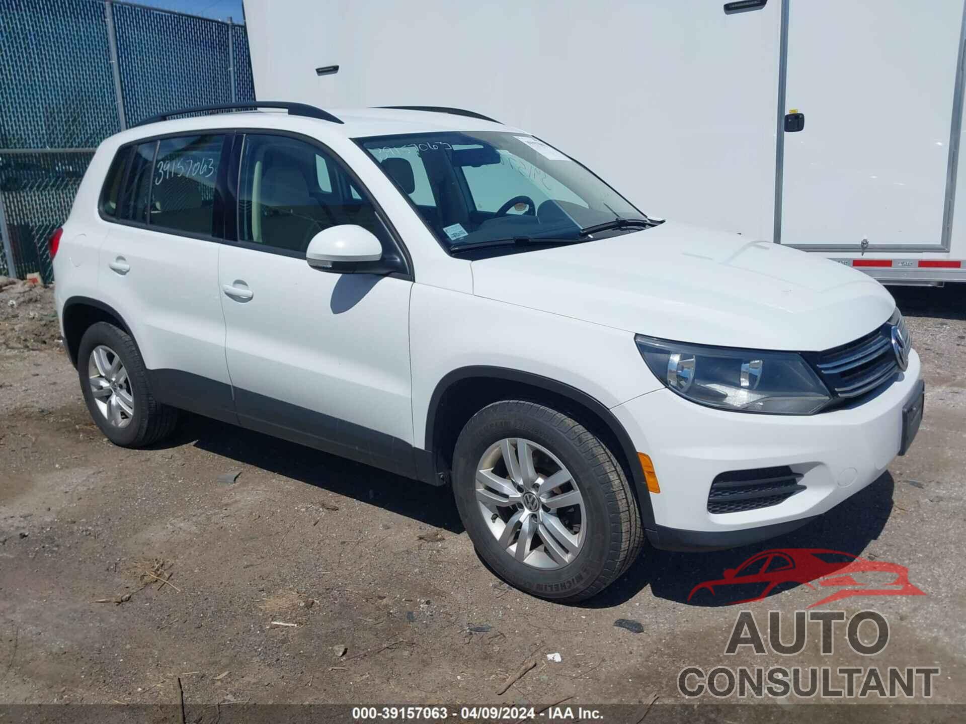 VOLKSWAGEN TIGUAN 2017 - WVGBV7AX3HK021659