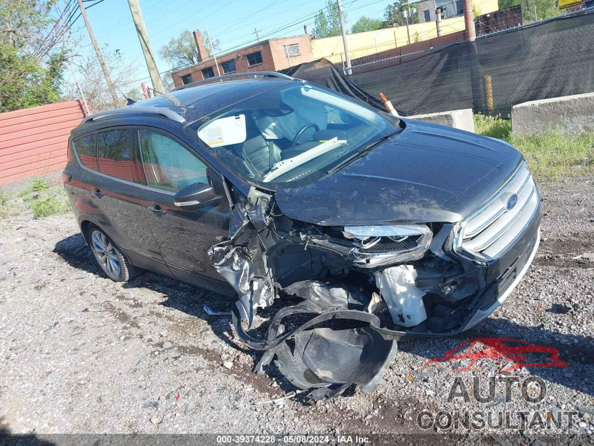 FORD ESCAPE 2018 - 1FMCU9J90JUB55723
