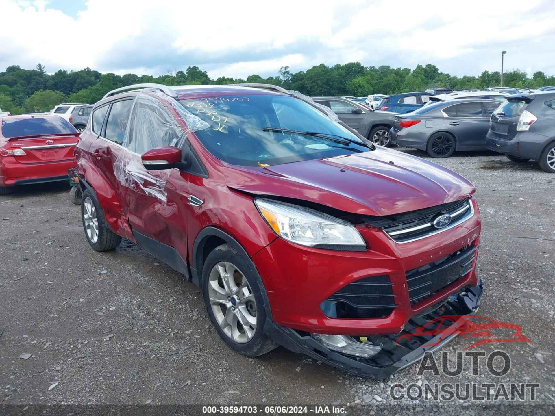 FORD ESCAPE 2016 - 1FMCU9J9XGUC18271