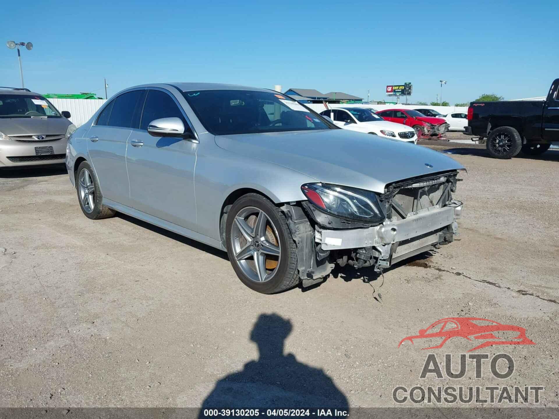 MERCEDES-BENZ E 300 2019 - WDDZF4JB5KA562752