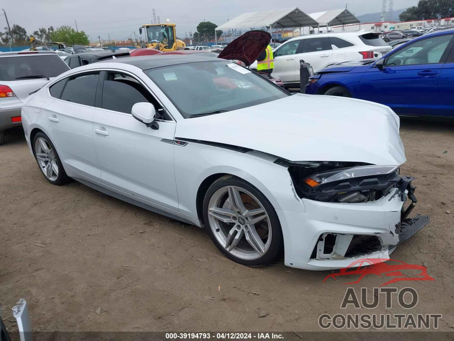 AUDI A5 2018 - WAUENCF57JA113867