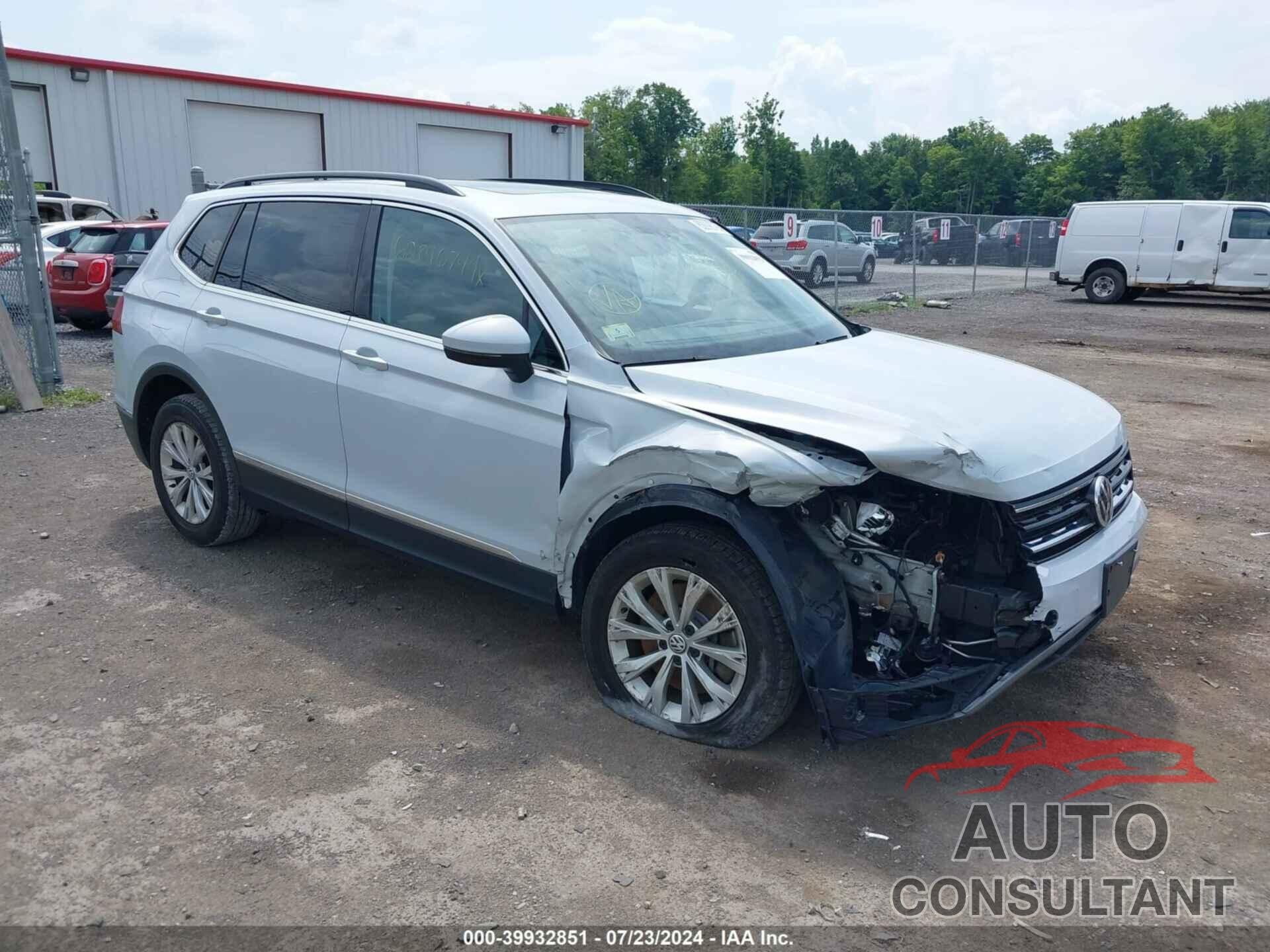 VOLKSWAGEN TIGUAN 2018 - 3VV2B7AX5JM149401