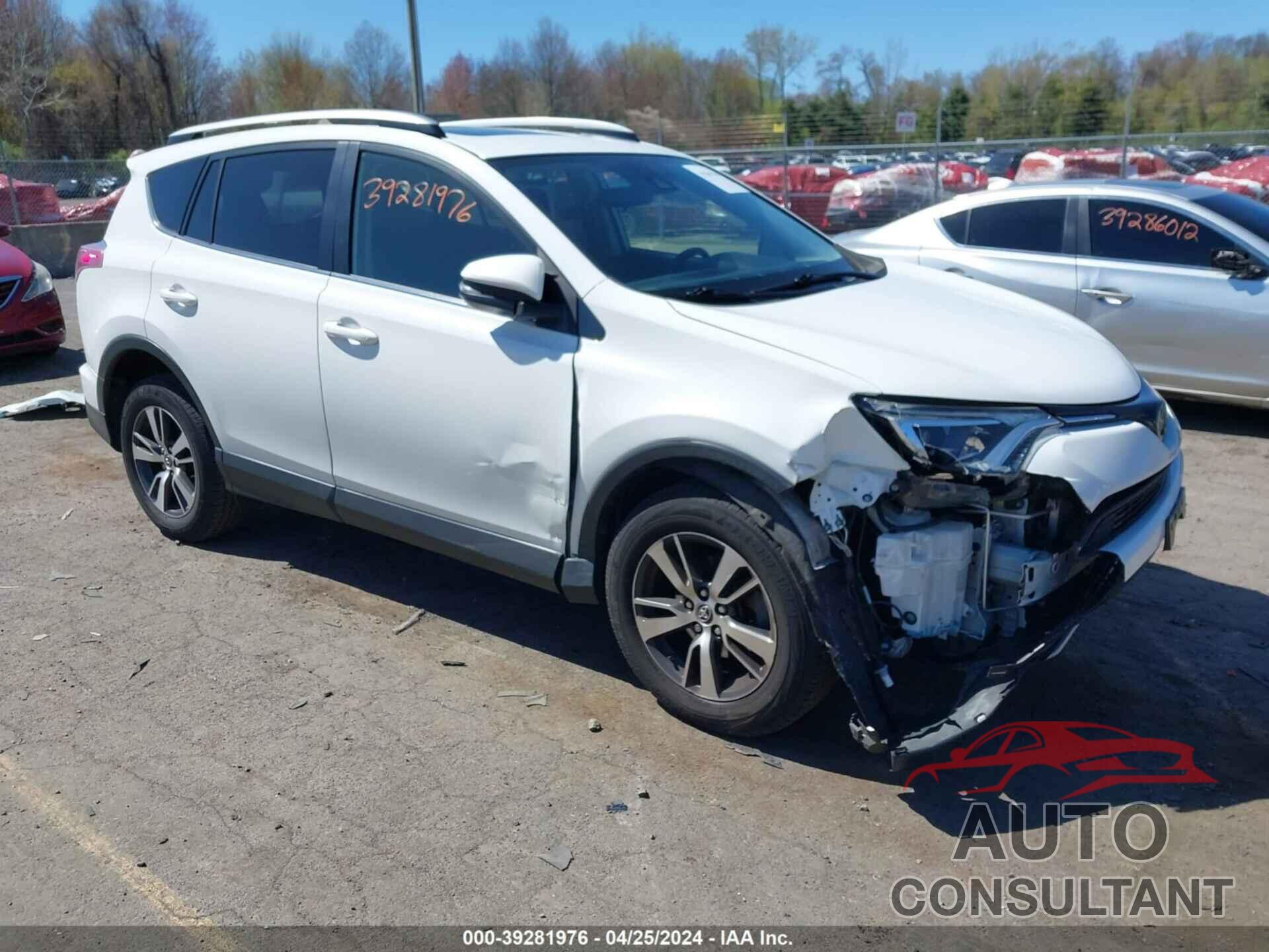 TOYOTA RAV4 2017 - JTMRFREV9HJ715363