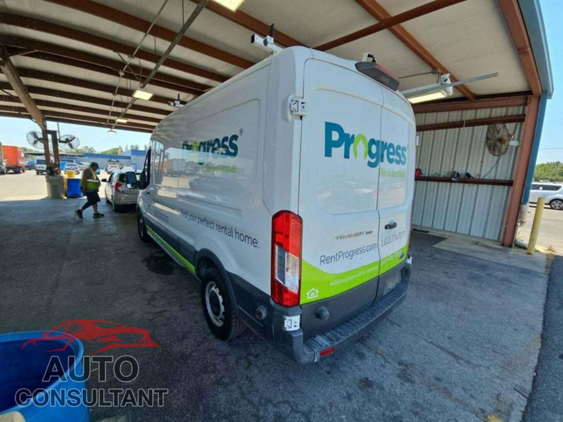 FORD TRANSIT 2018 - 1FTYR2CM2JKA09355