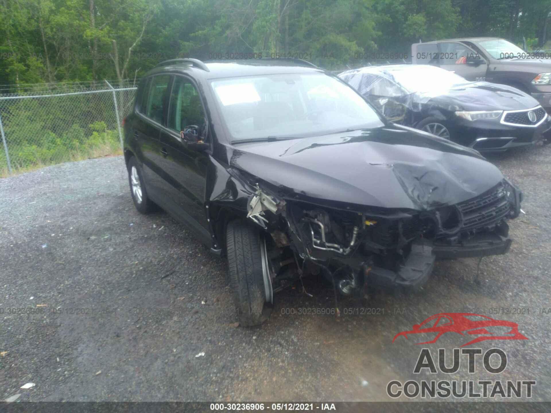 VOLKSWAGEN TIGUAN 2016 - WVGBV7AX8GW066622