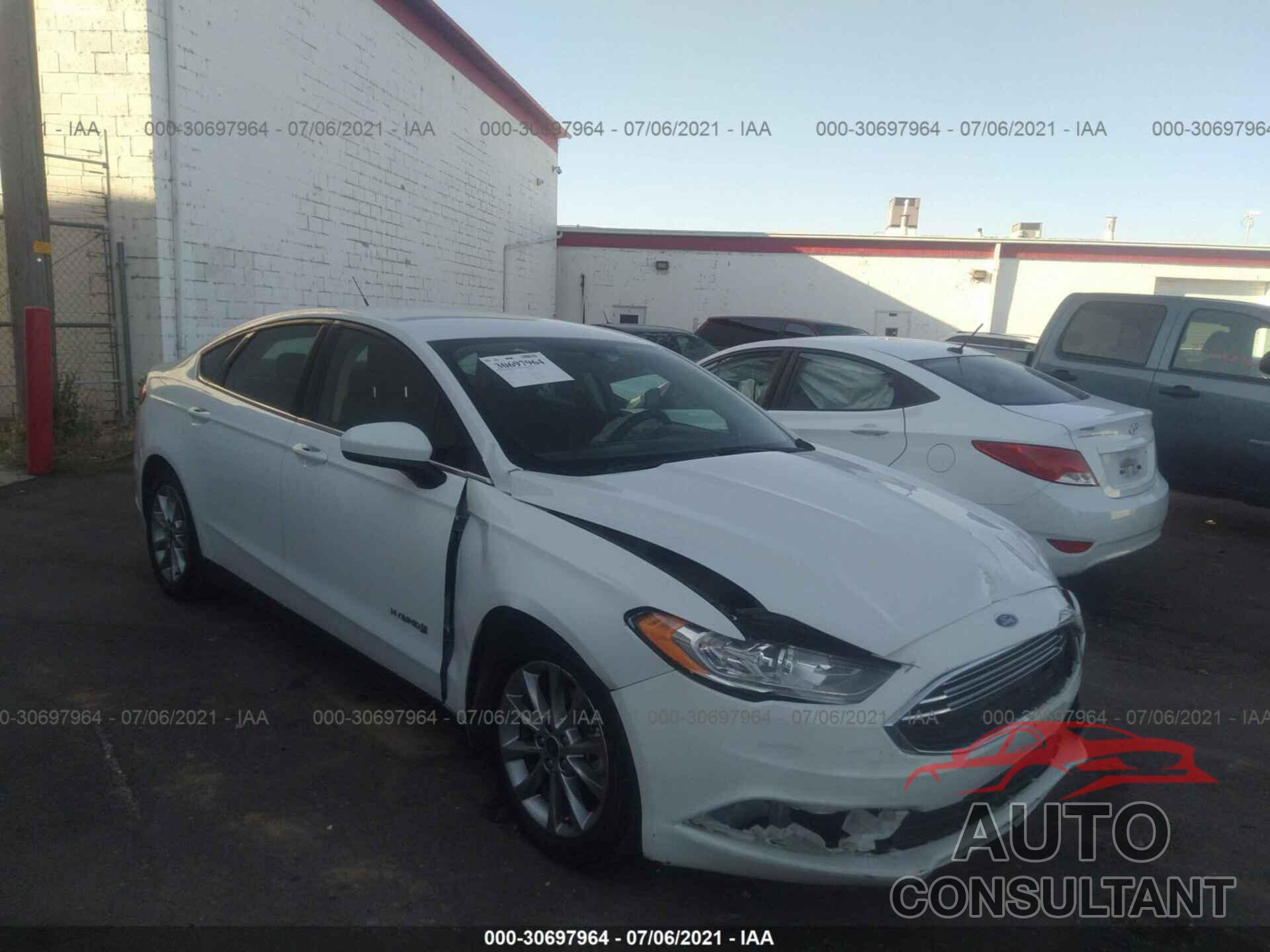 FORD FUSION 2017 - 3FA6P0LU9HR381353