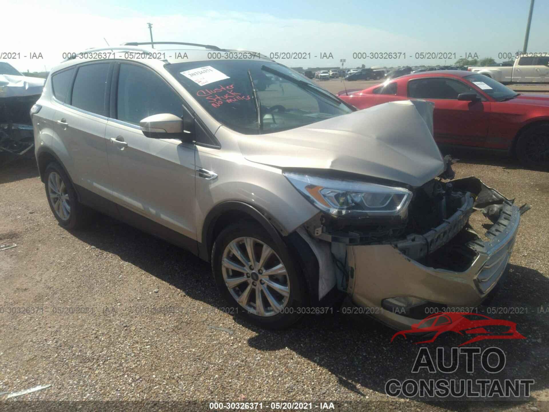 FORD ESCAPE 2017 - 1FMCU0J96HUD34953