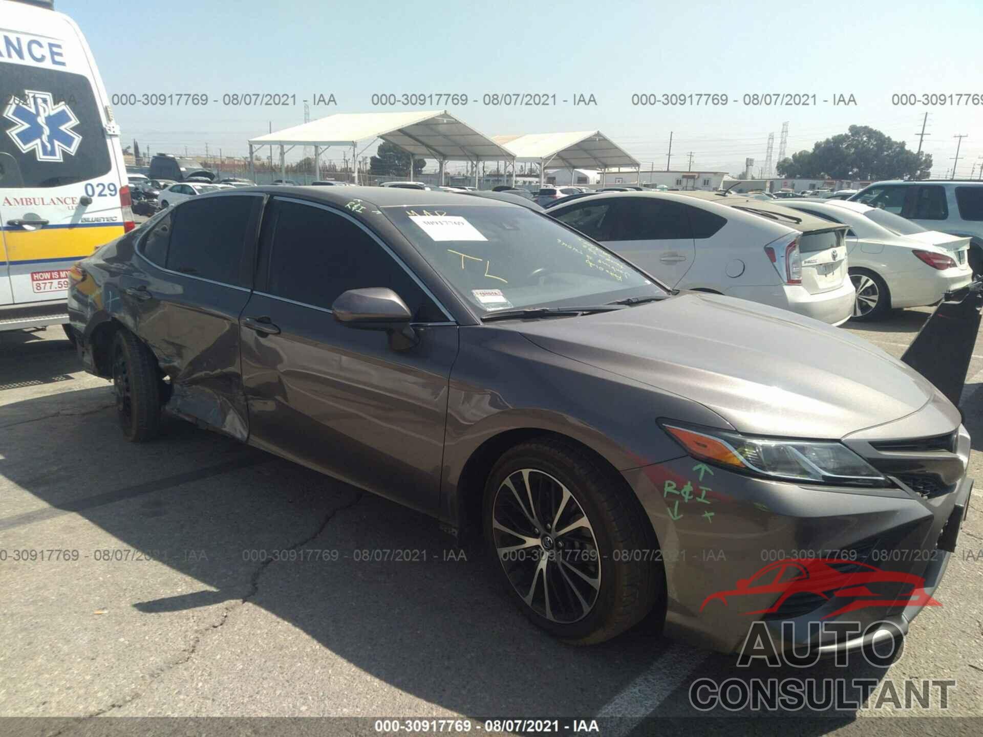 TOYOTA CAMRY 2018 - 4T1B11HK7JU135578
