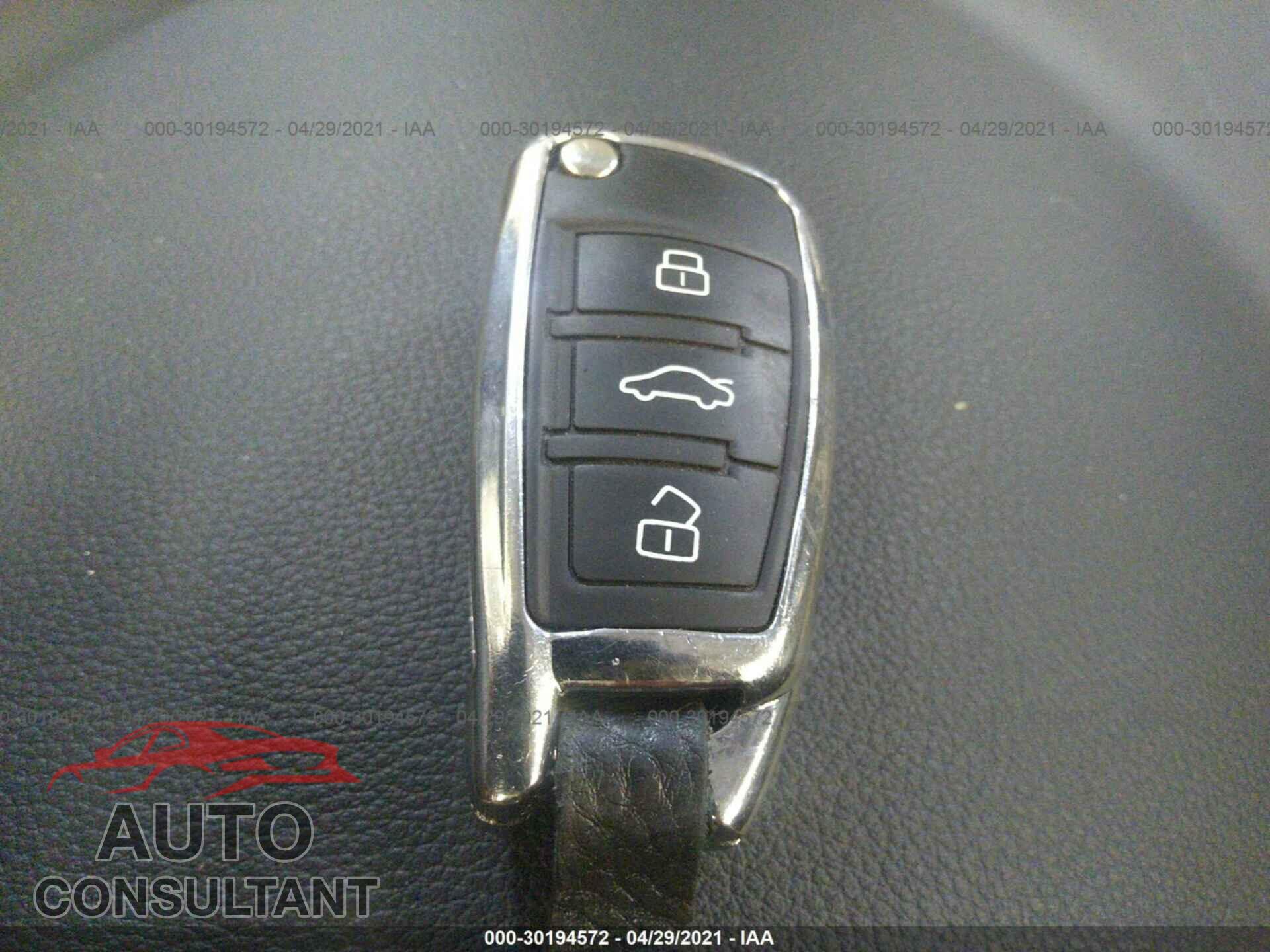 AUDI A3 SEDAN 2017 - WAUB8GFF2H1009727