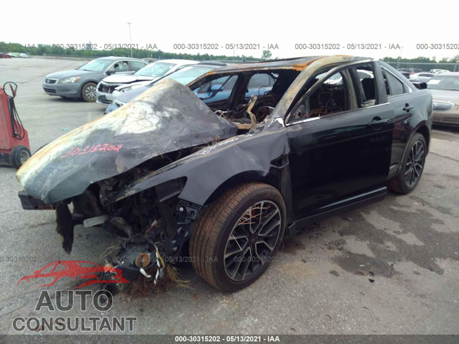 FORD TAURUS 2018 - 1FAHP2KT5JG111448