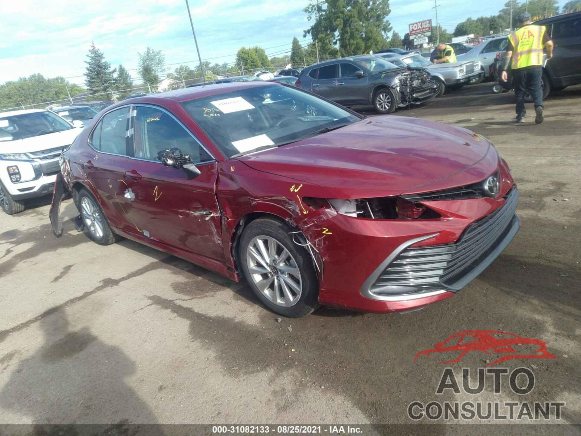 TOYOTA CAMRY 2021 - 4T1C11AK1MU553525