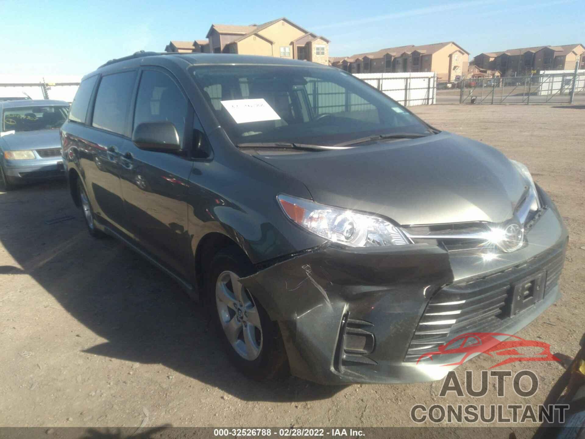 TOYOTA SIENNA 2019 - 5TDKZ3DC8KS017942