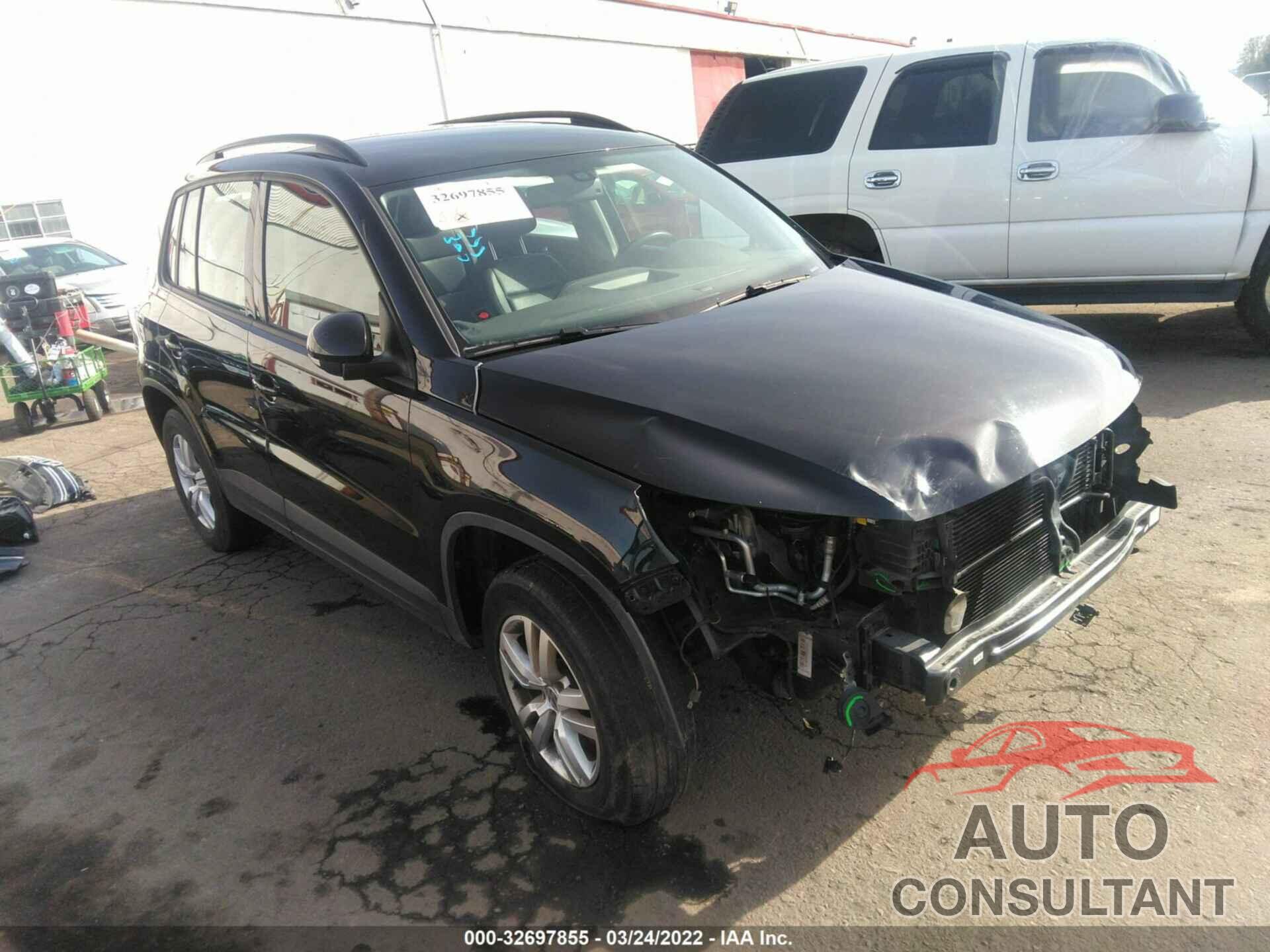 VOLKSWAGEN TIGUAN 2017 - WVGBV7AX5HK010663