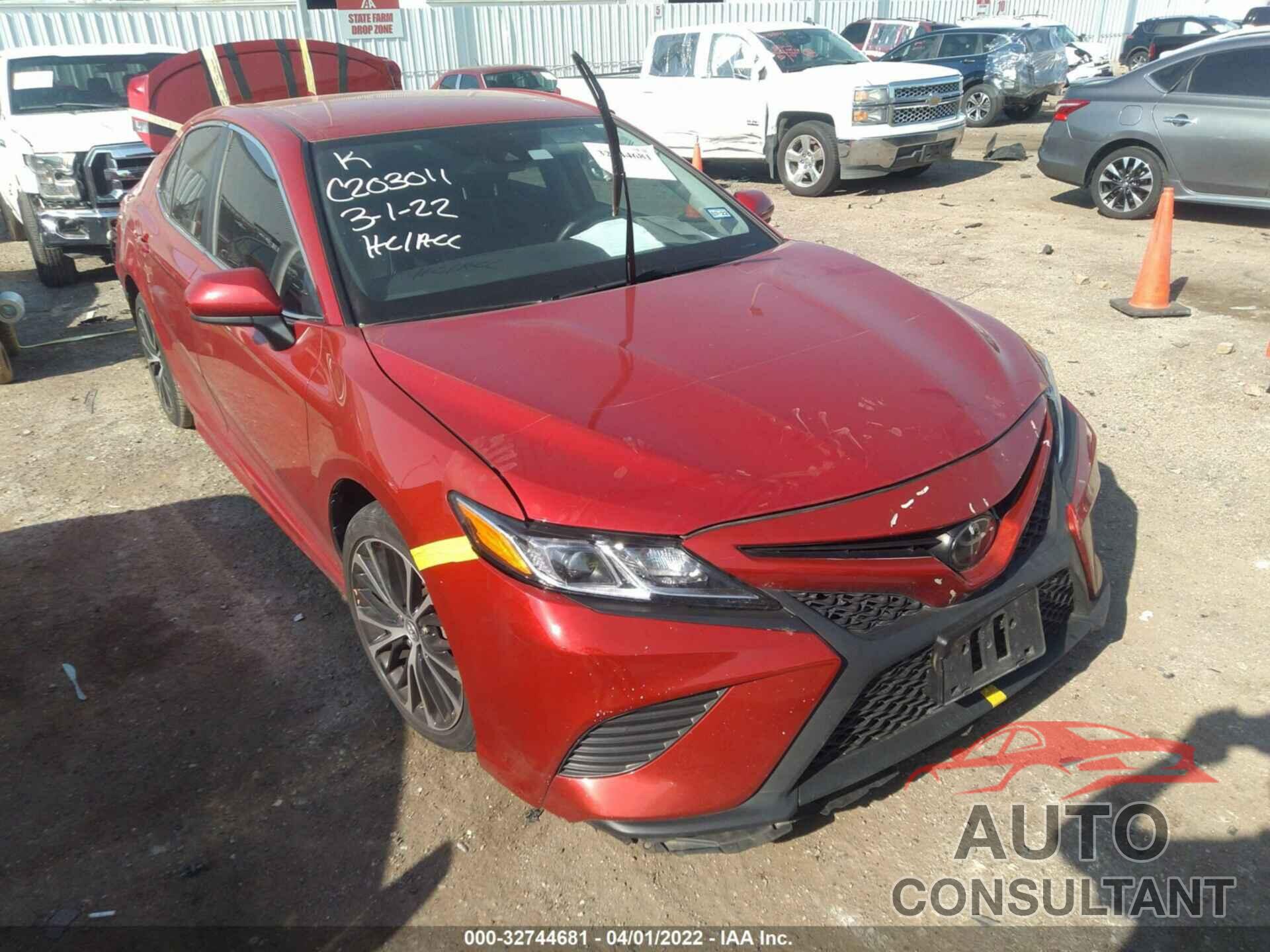 TOYOTA CAMRY 2019 - 4T1B11HK0KU248824