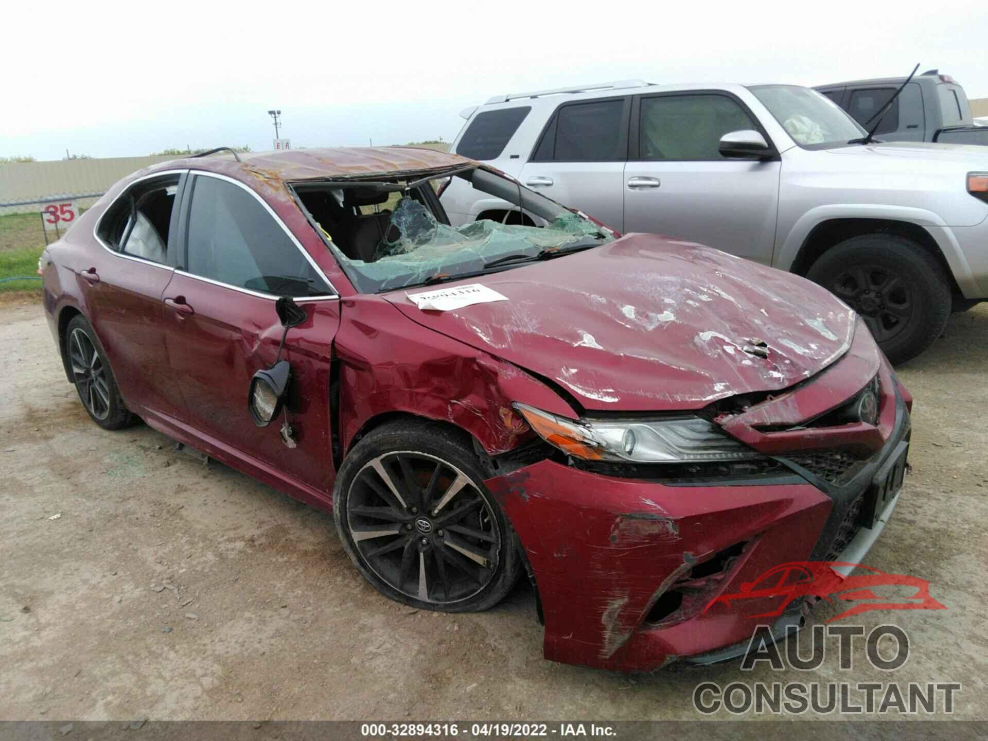 TOYOTA CAMRY 2018 - 4T1B61HK8JU571454