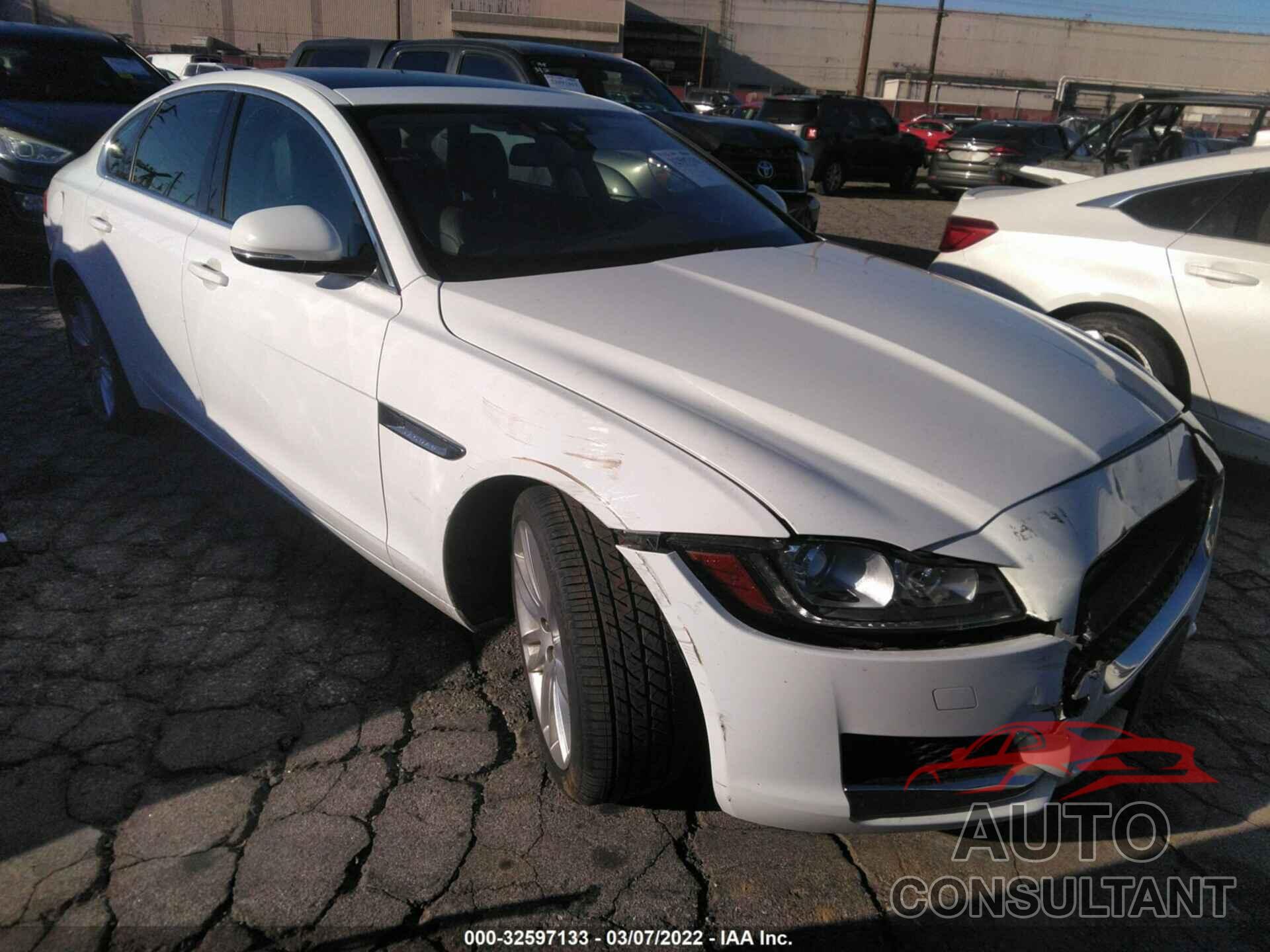 JAGUAR XF 2017 - SAJBE4BVXHCY32662