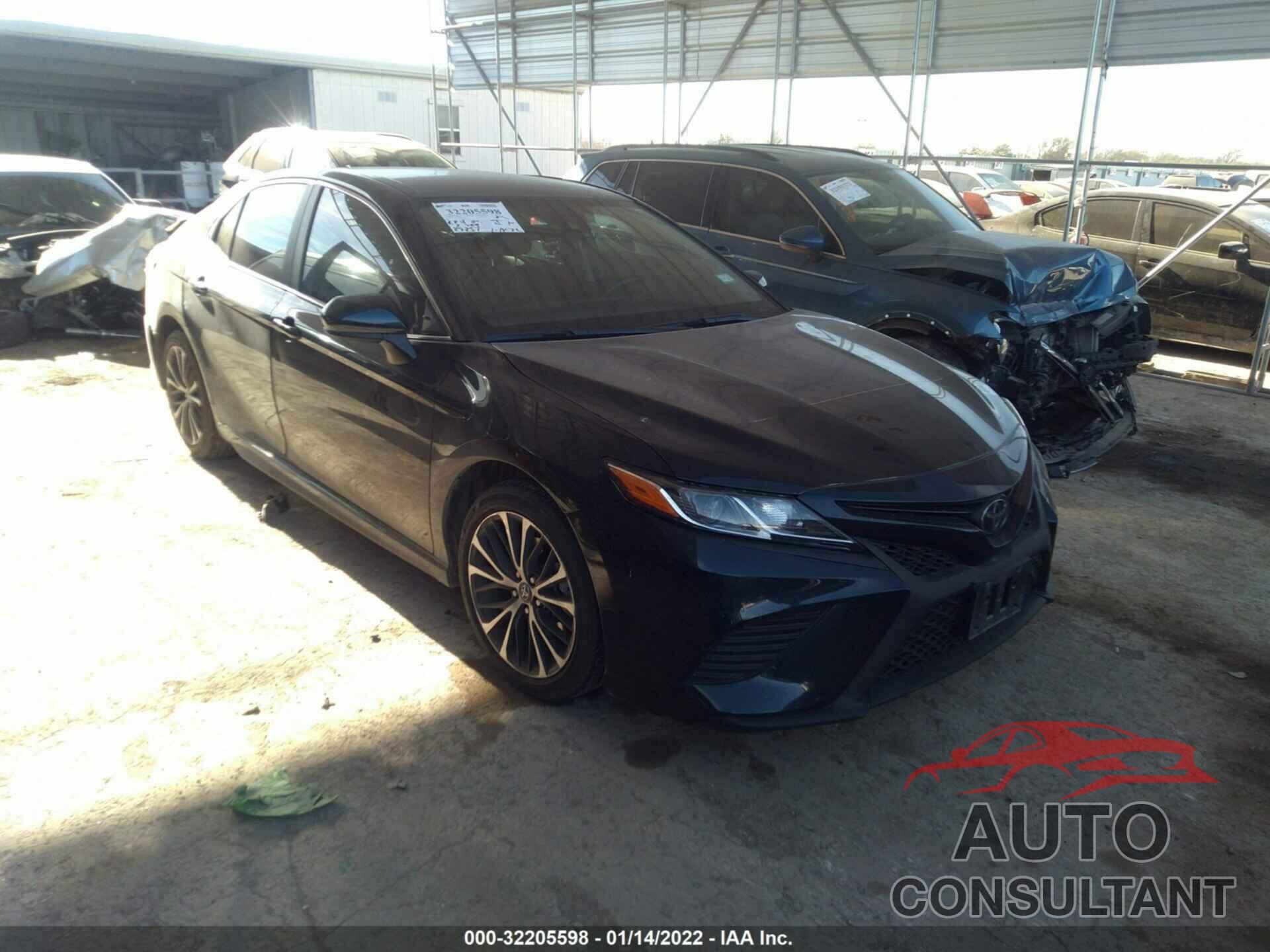 TOYOTA CAMRY 2020 - 4T1G11AK0LU330361