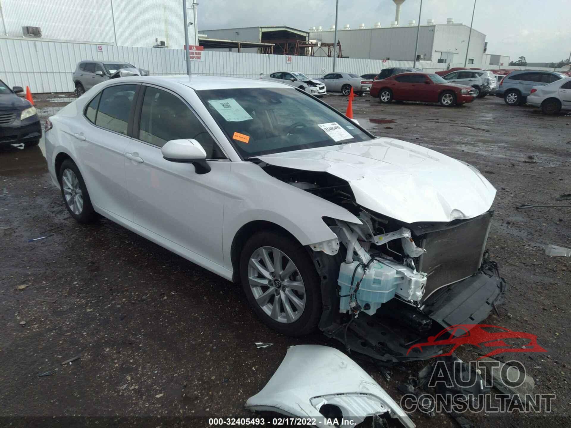 TOYOTA CAMRY 2018 - 4T1B11HK5JU089488