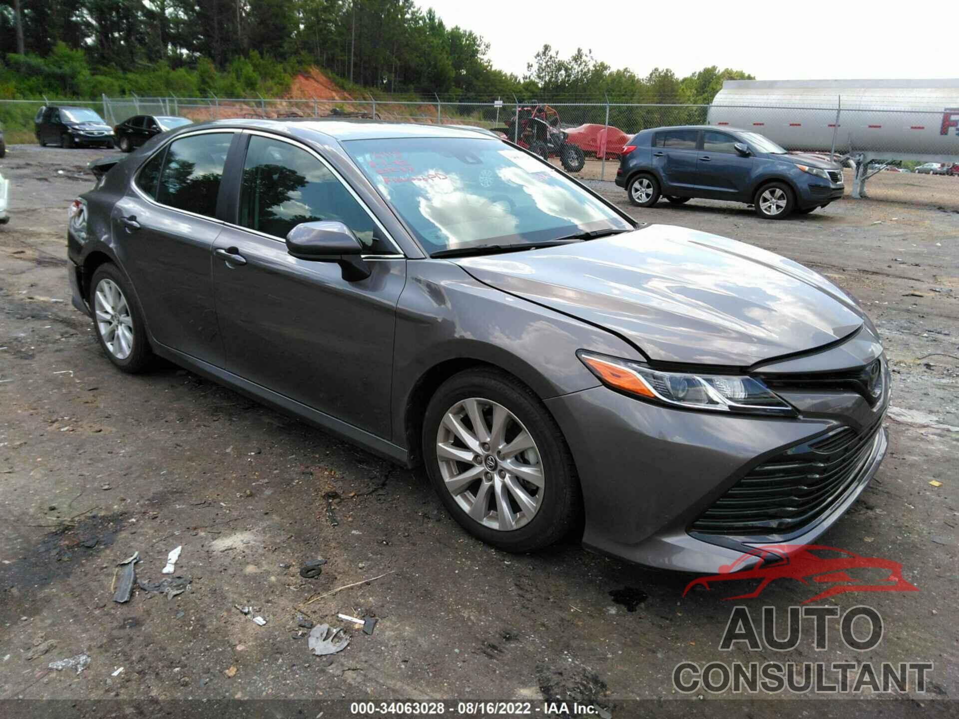 TOYOTA CAMRY 2018 - 4T1B11HK8JU518767
