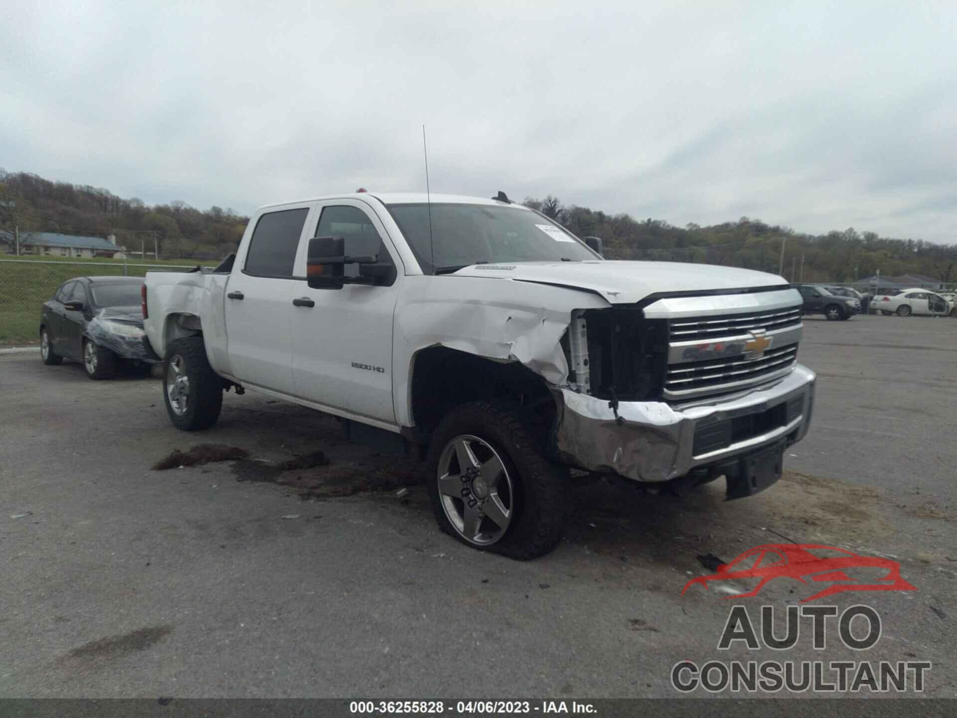 CHEVROLET SILVERADO 2500HD 2015 - 1GC1KUE86FF571163